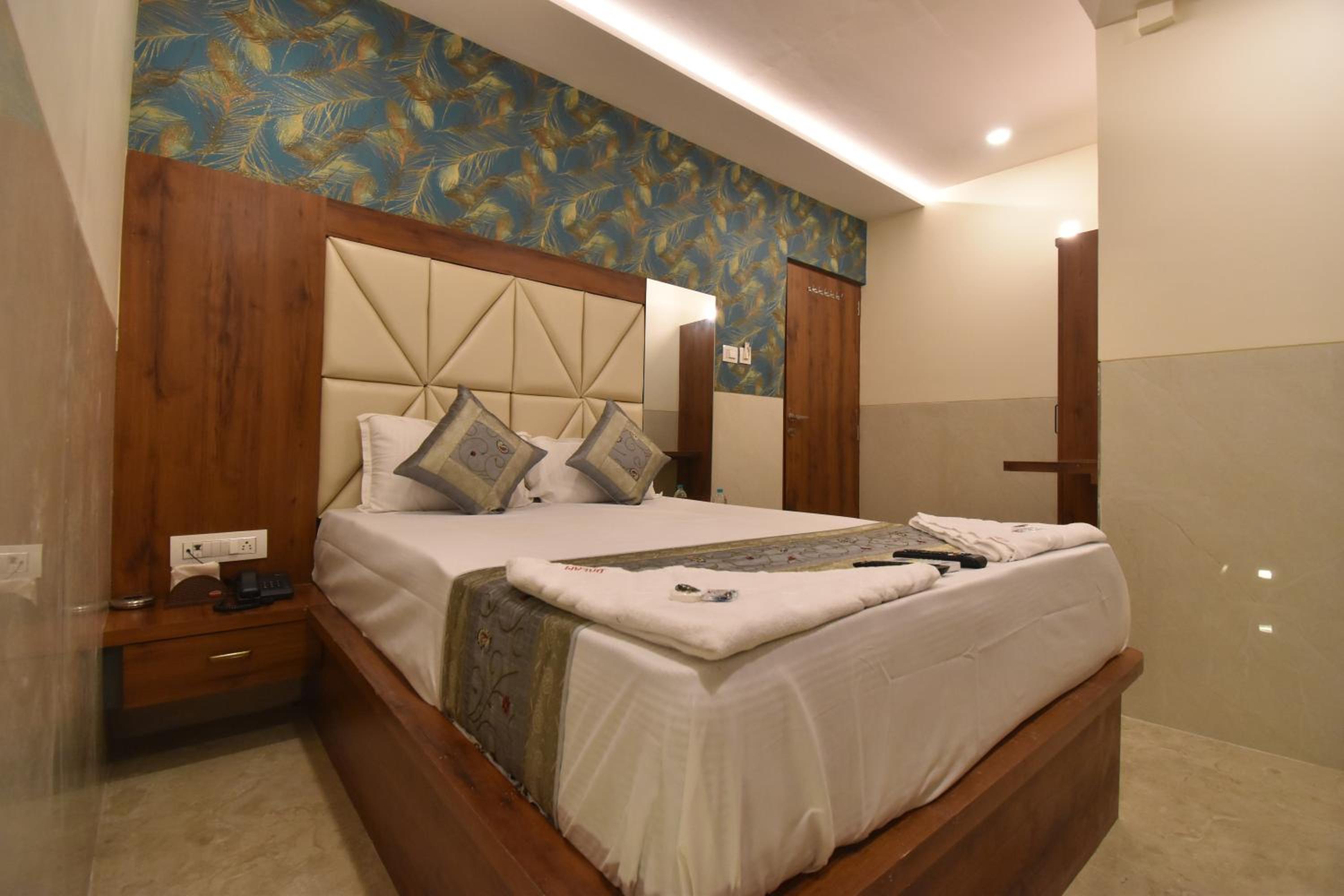 Superior King Room - Photo 10