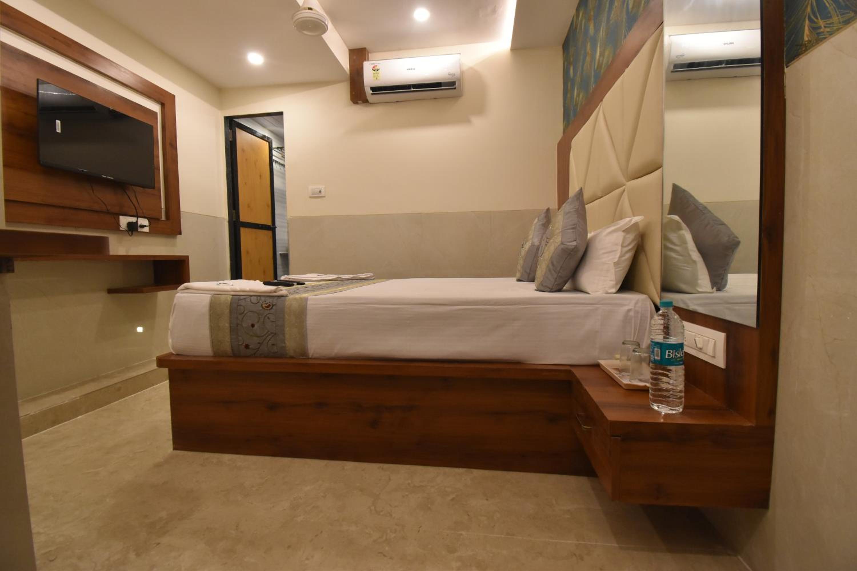 Superior King Room - Photo 4