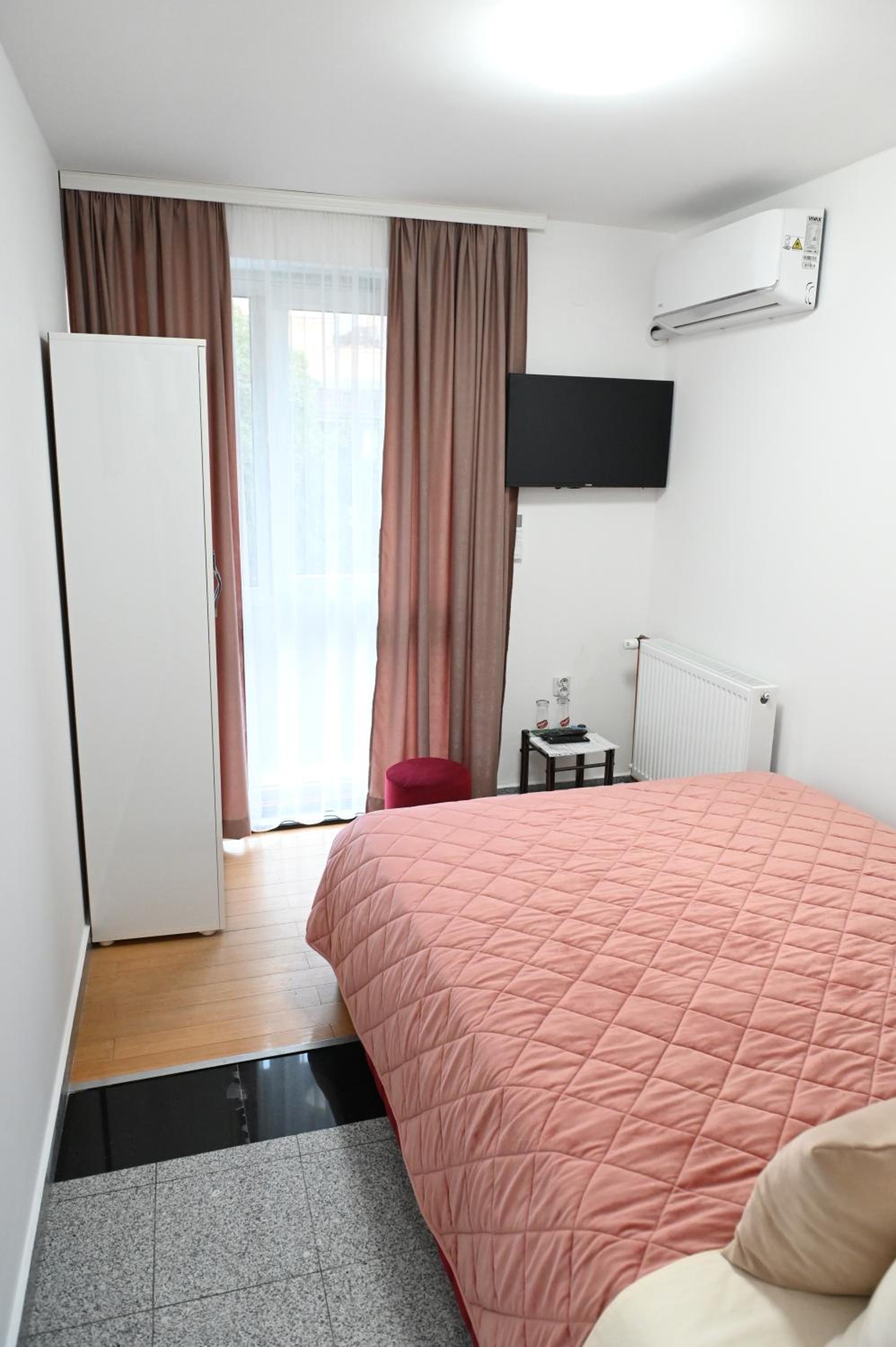 Single Room photo 2