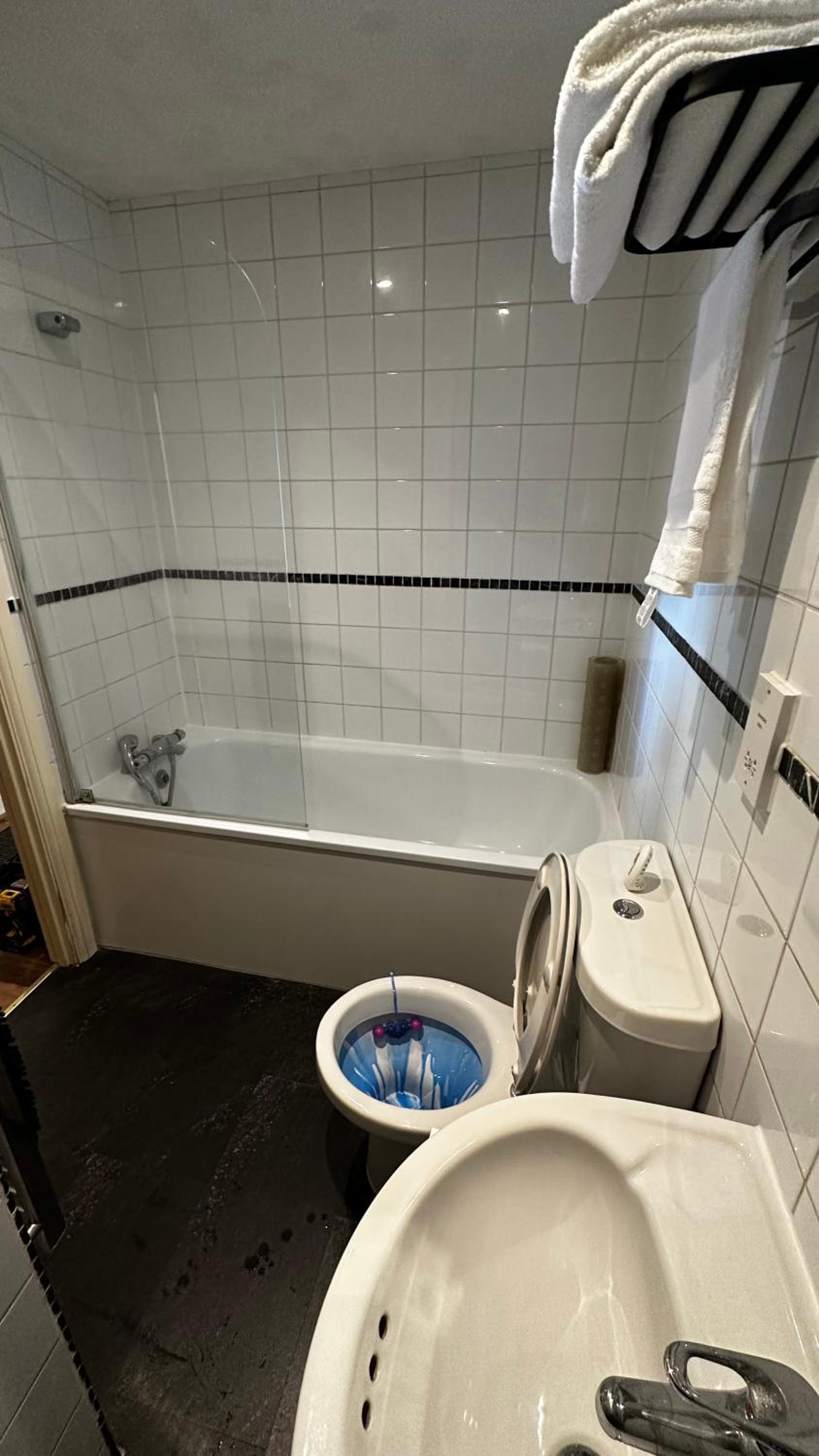 Two-Bedroom Apartment - Photo 3