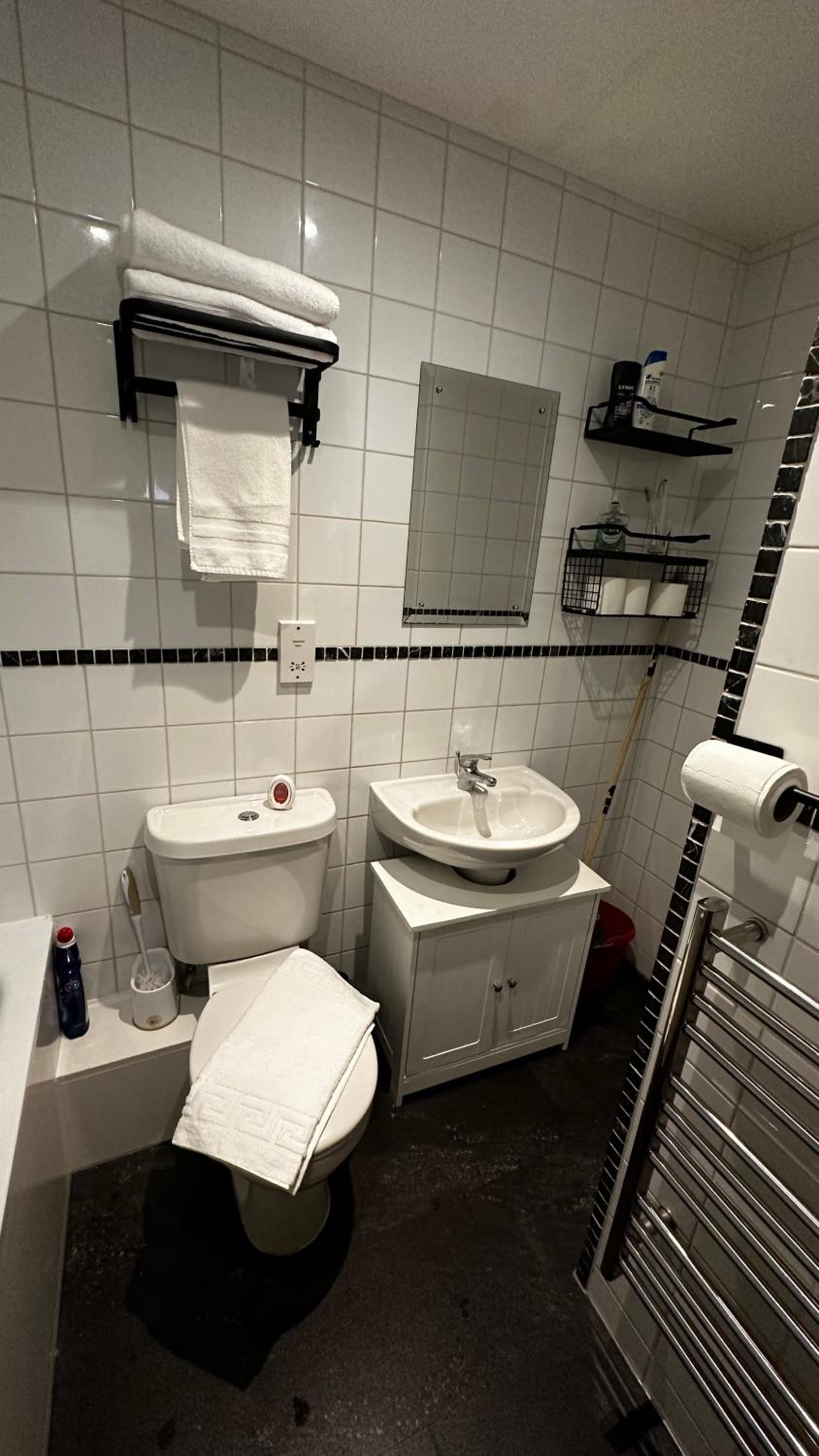 Two-Bedroom Apartment - Photo 4