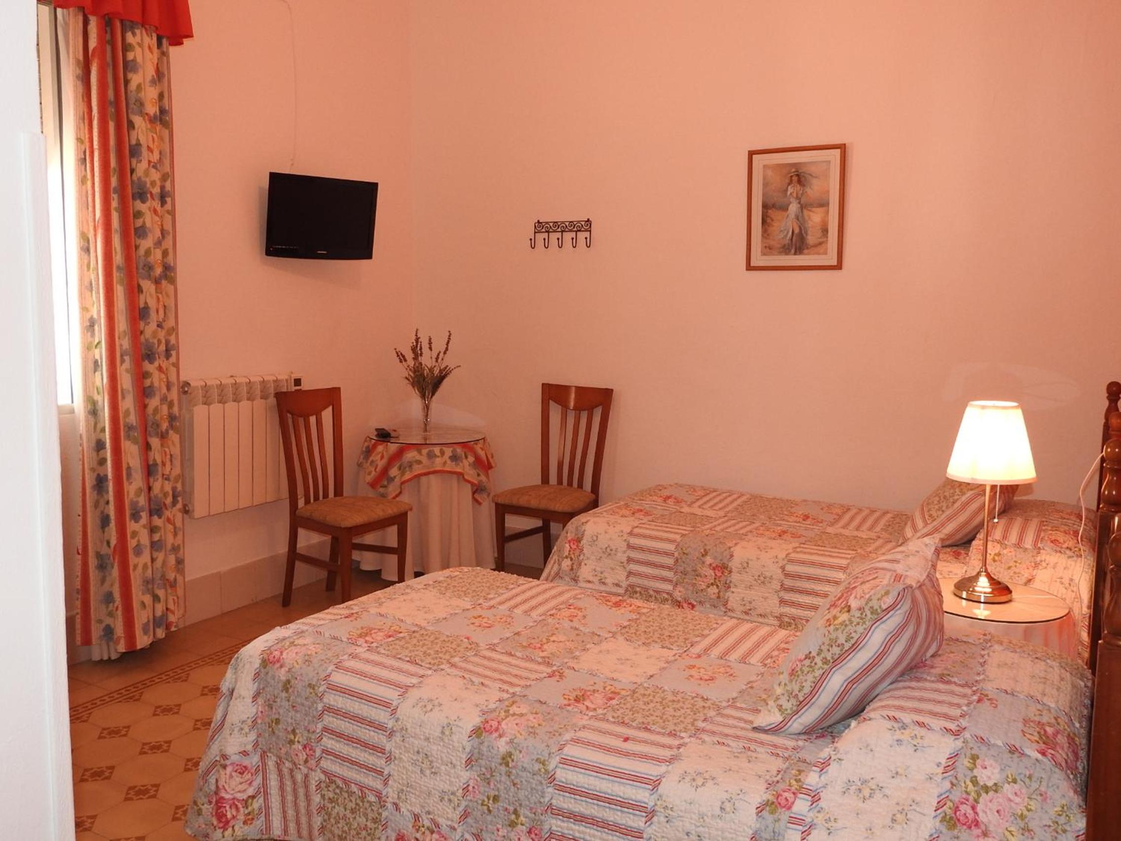 Two Connecting Rooms photo 2