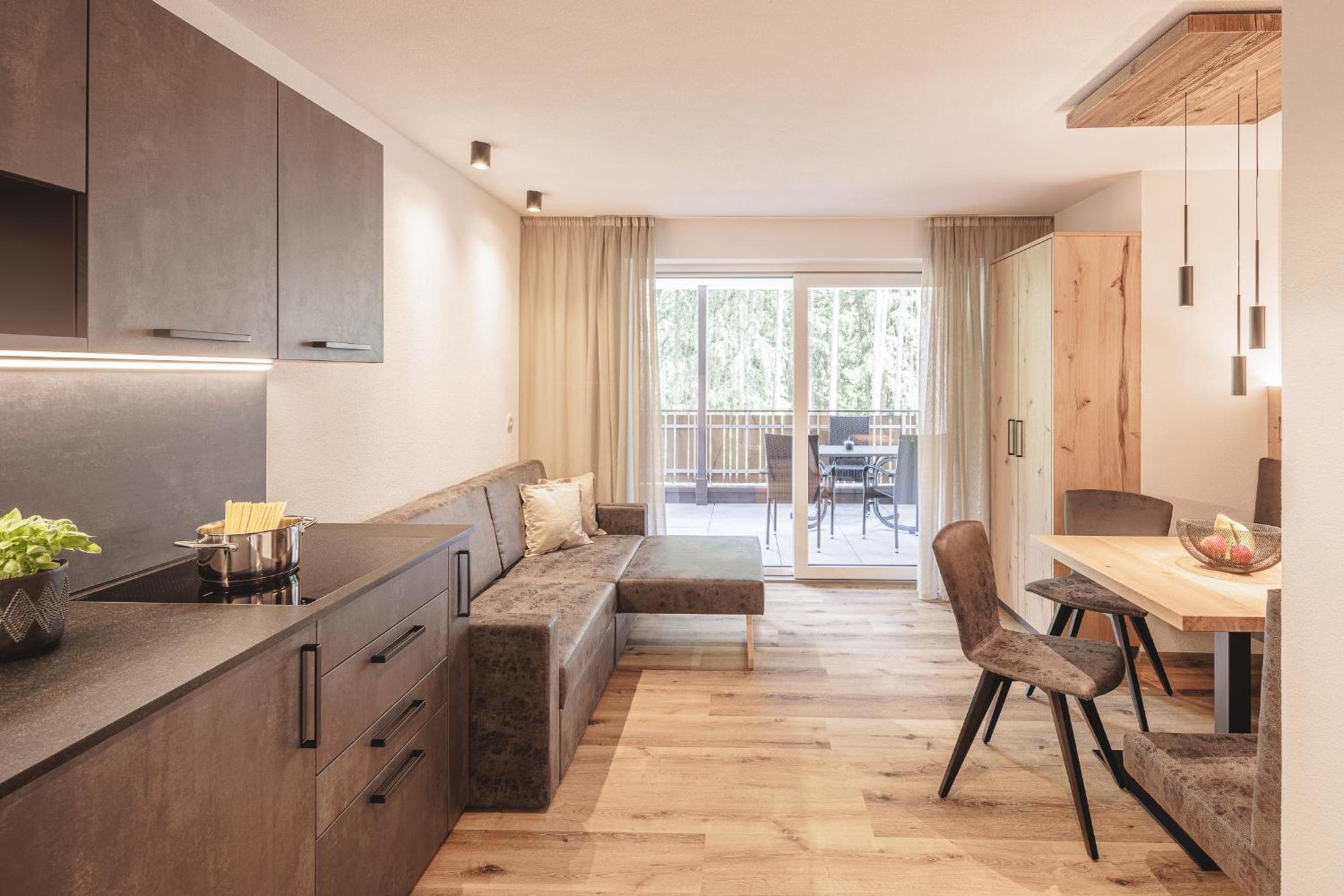 Superior One-Bedroom Apartment with Balcony