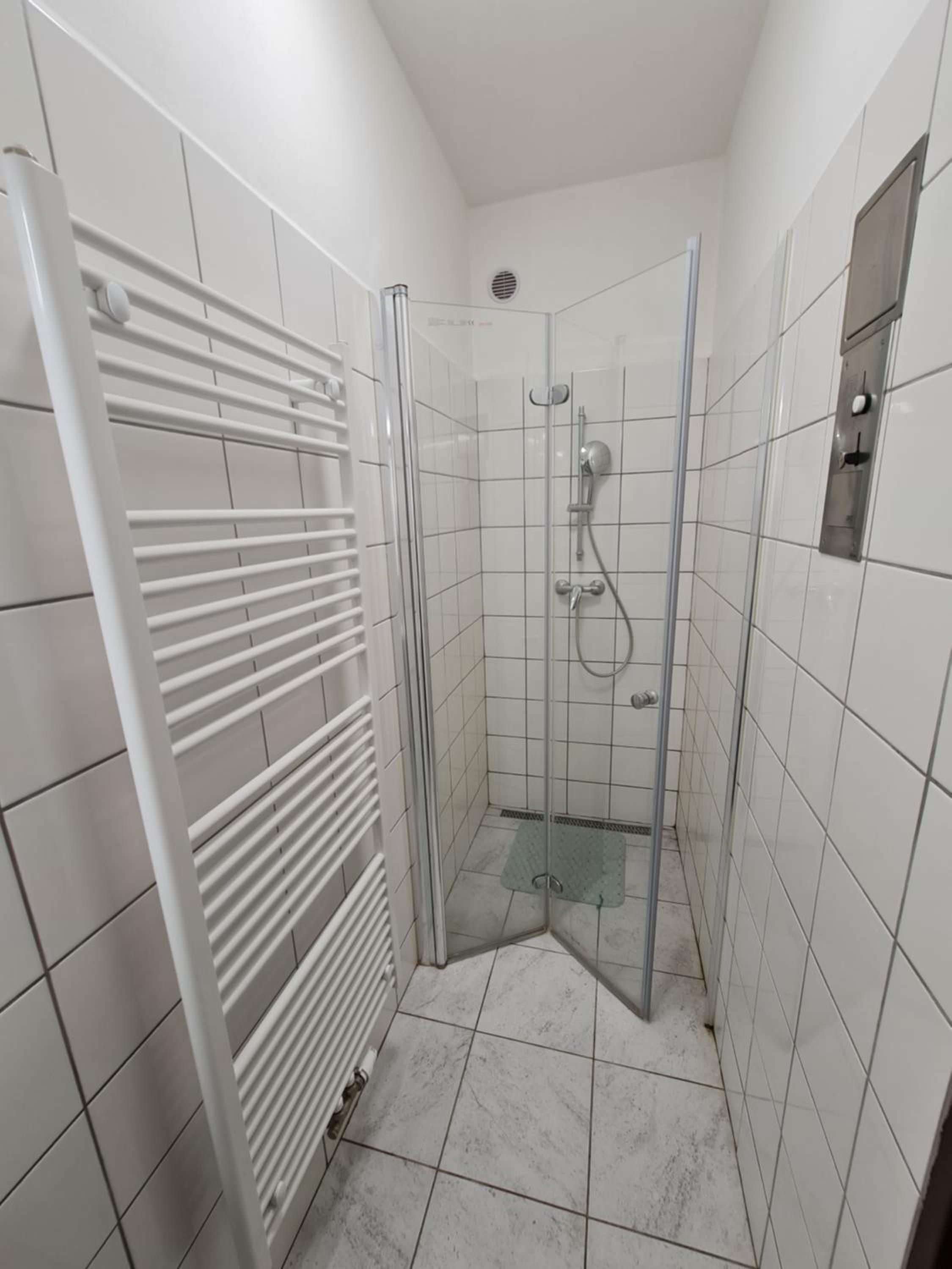 Basic Triple Room with Shared Bathroom photo 2