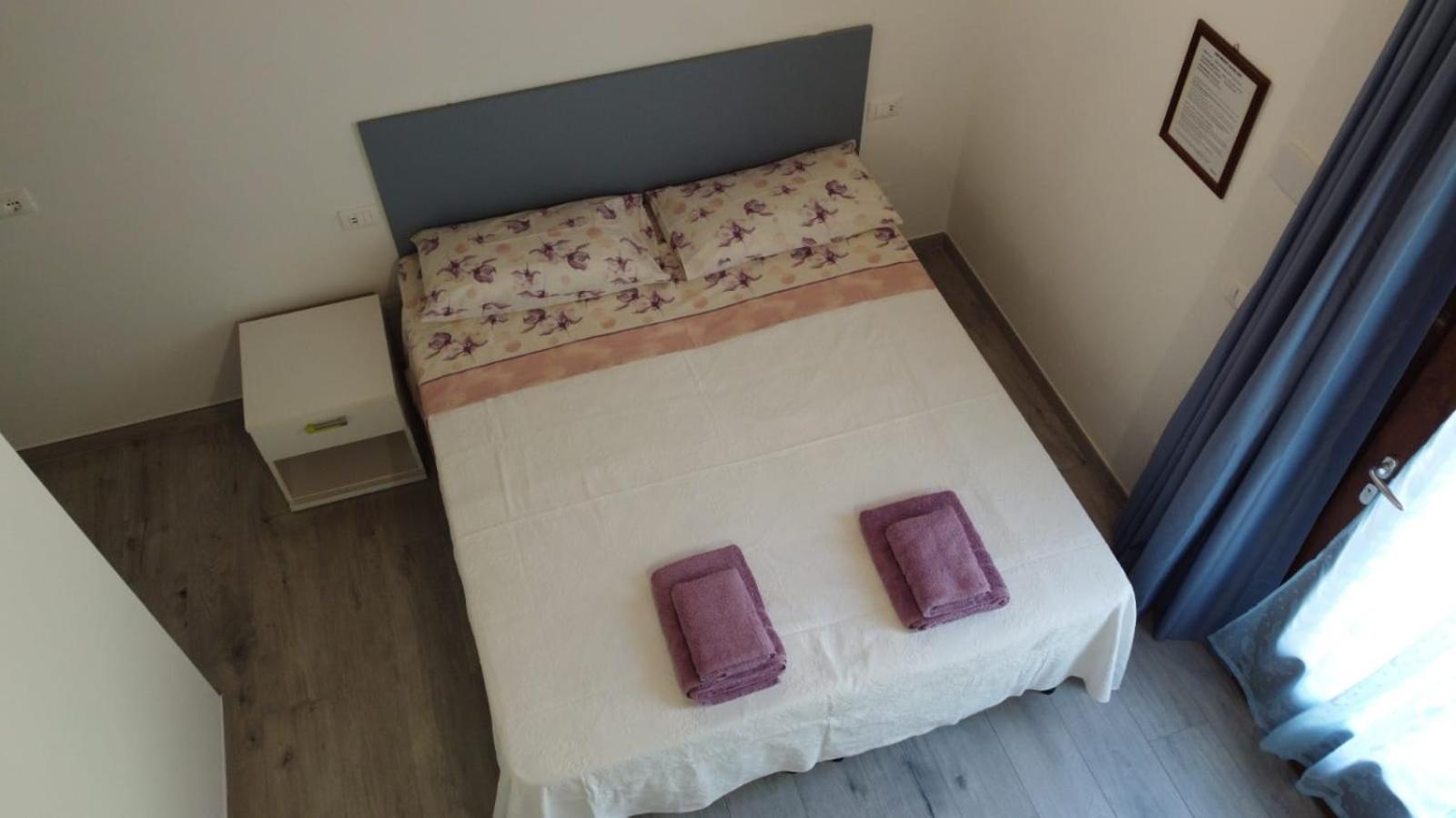 Triple Room with Lake View - Photo 6