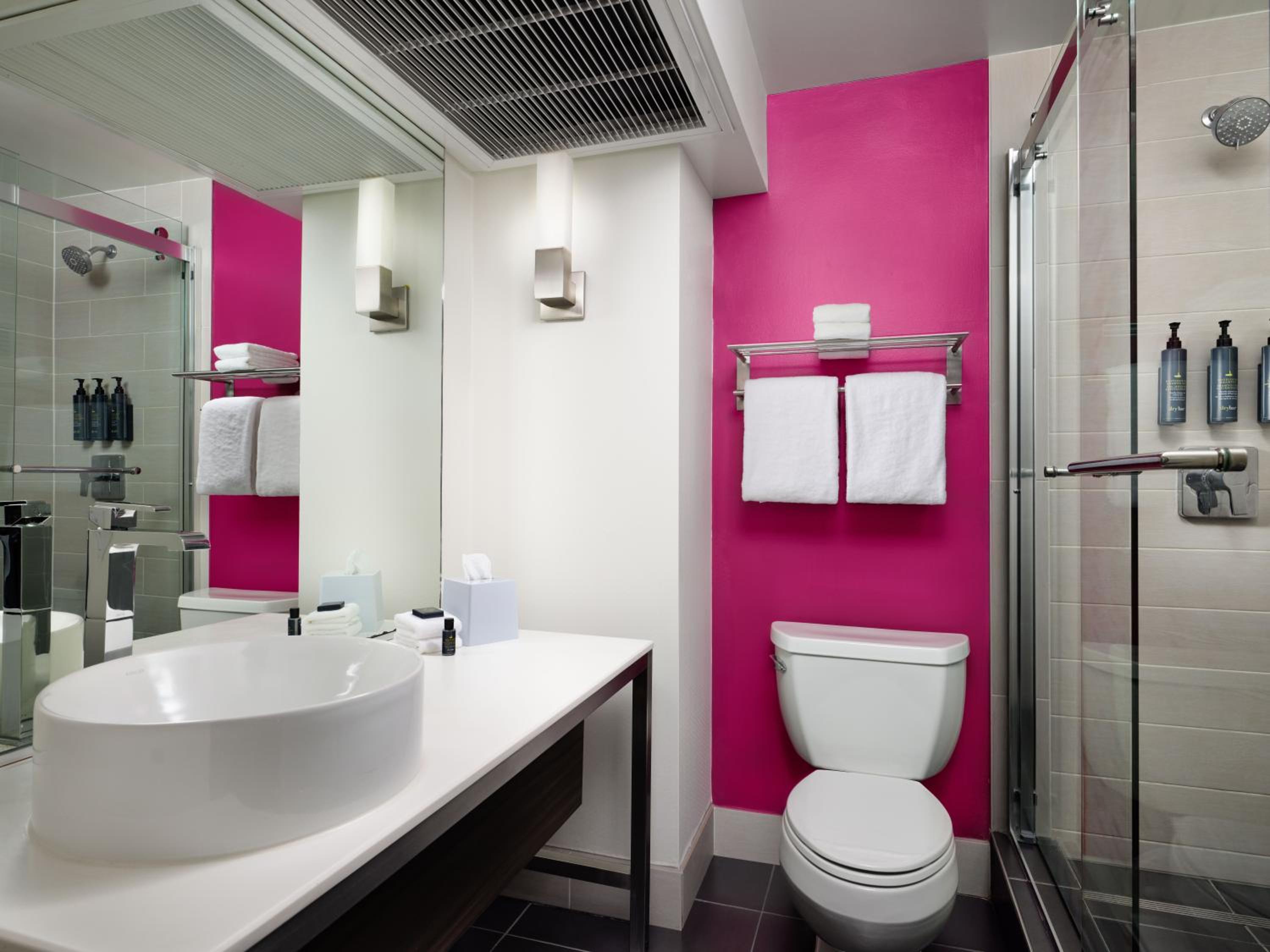 Breezy King Room - Hearing Accessible photo 2