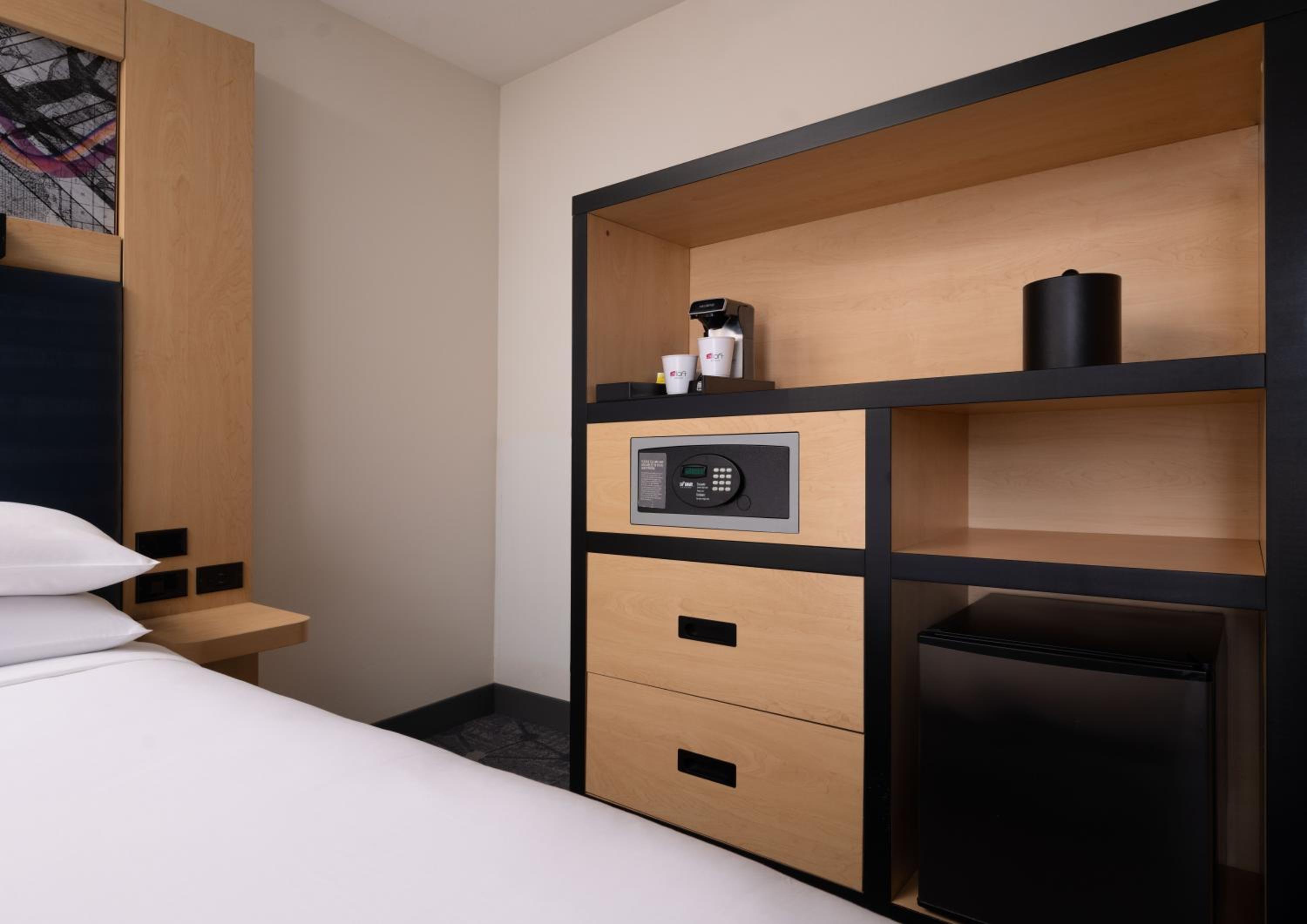 Breezy King, Larger Guest room, 1 King photo 3