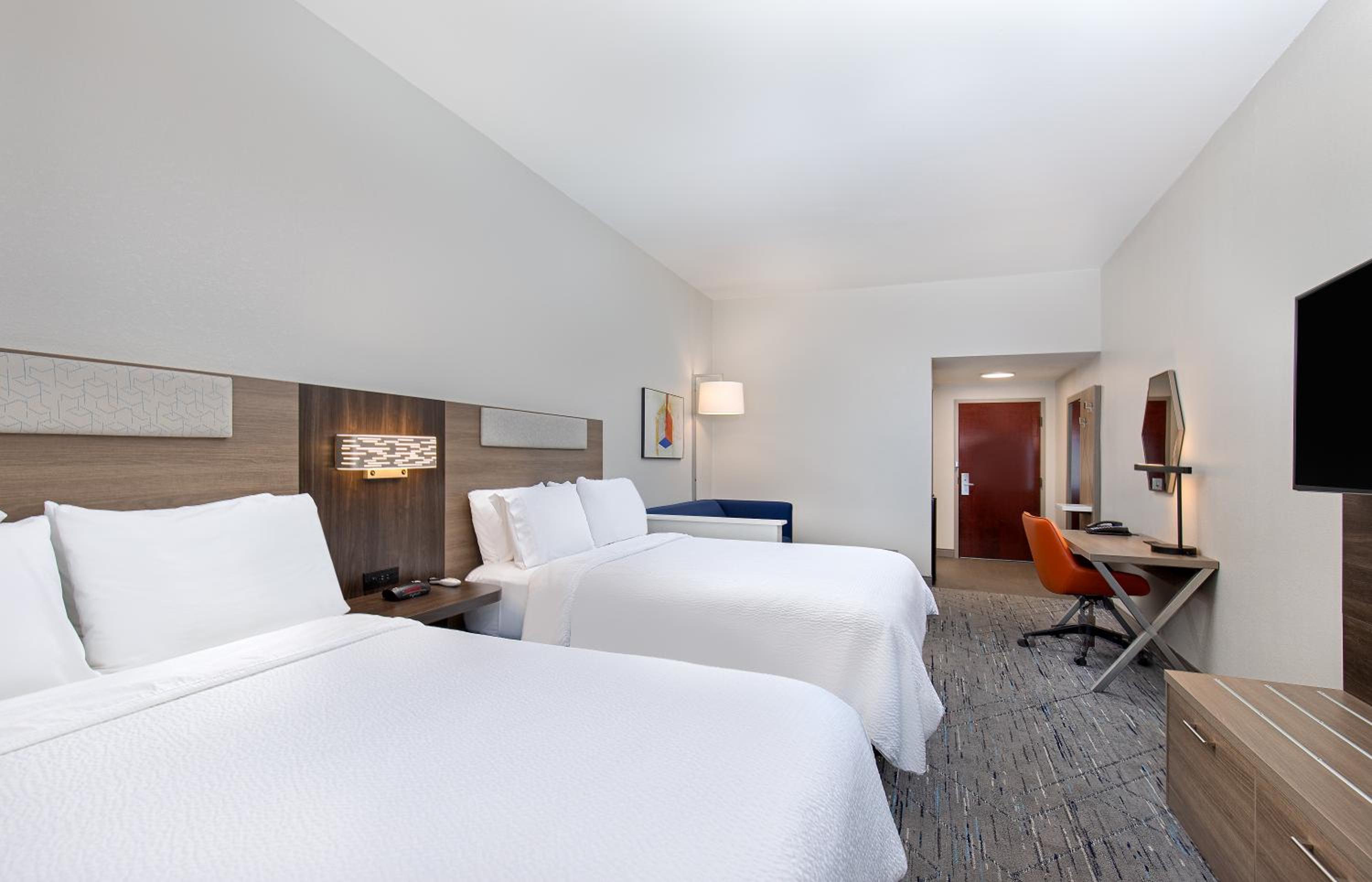 Standard Room with Two Queen Beds - Photo 1