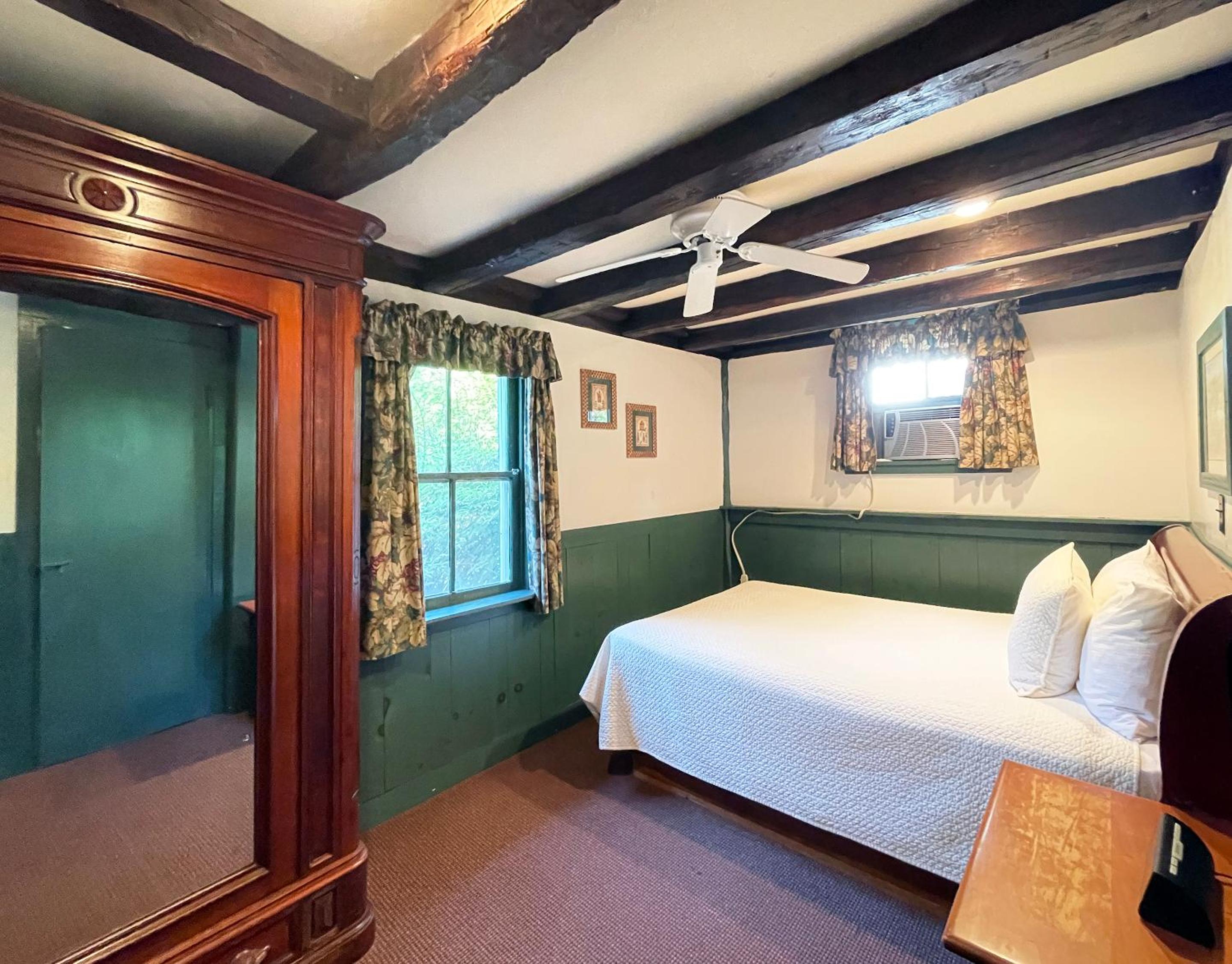 Three-Bedroom Cottage photo 3