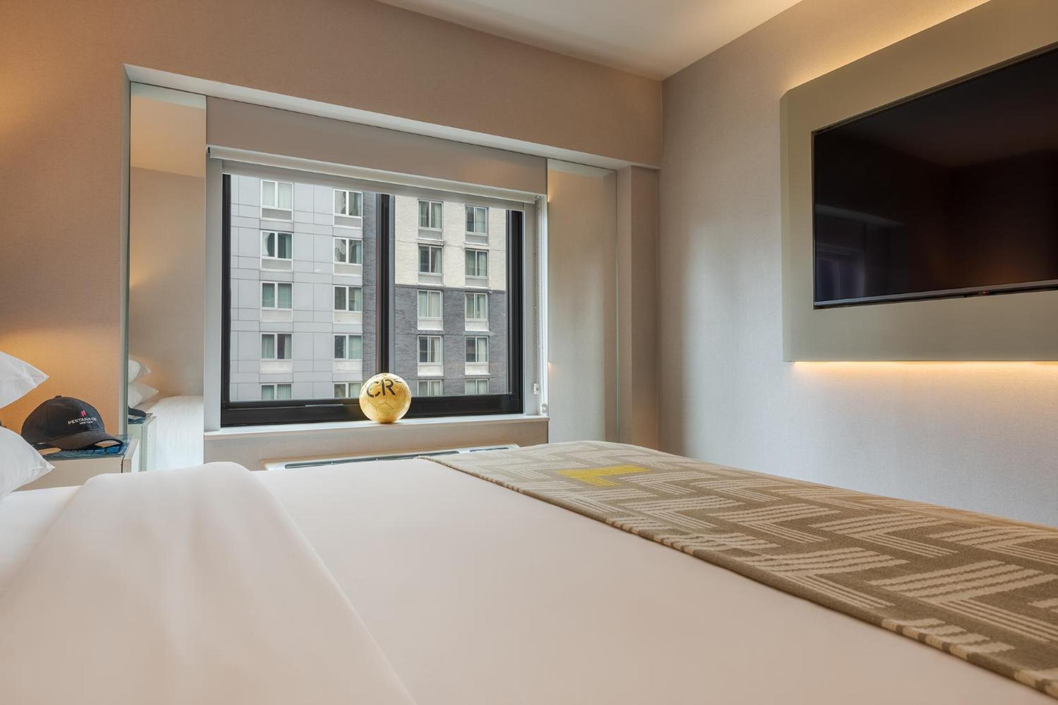 Comfort Street View Room