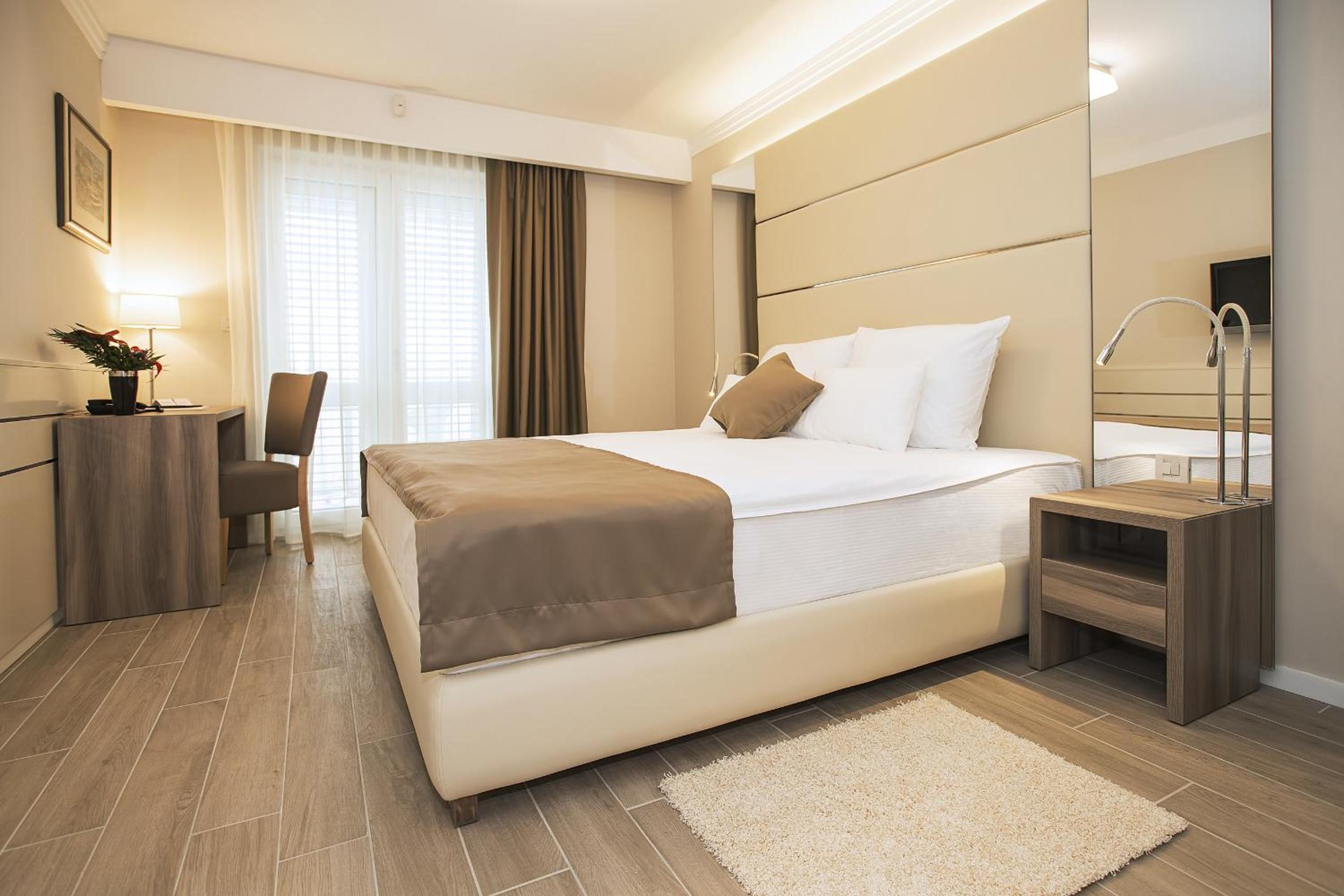 Special Offer - Double Room with Balcony - Fine & Dine  - Photo 1