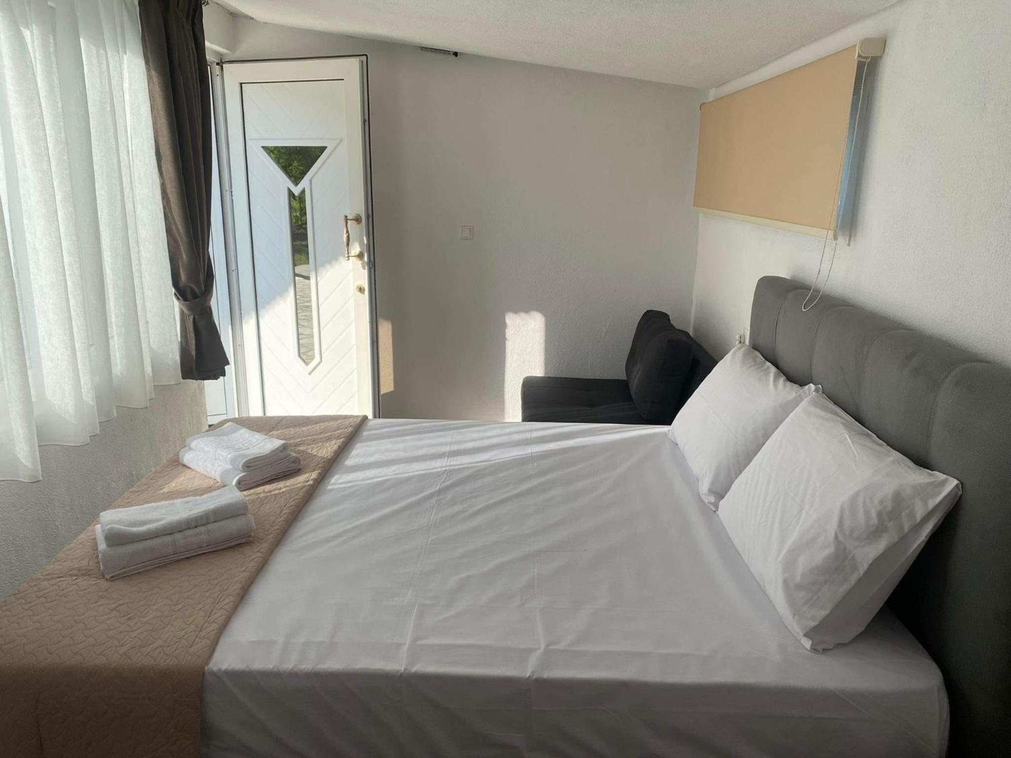 Double or Twin Room photo 3