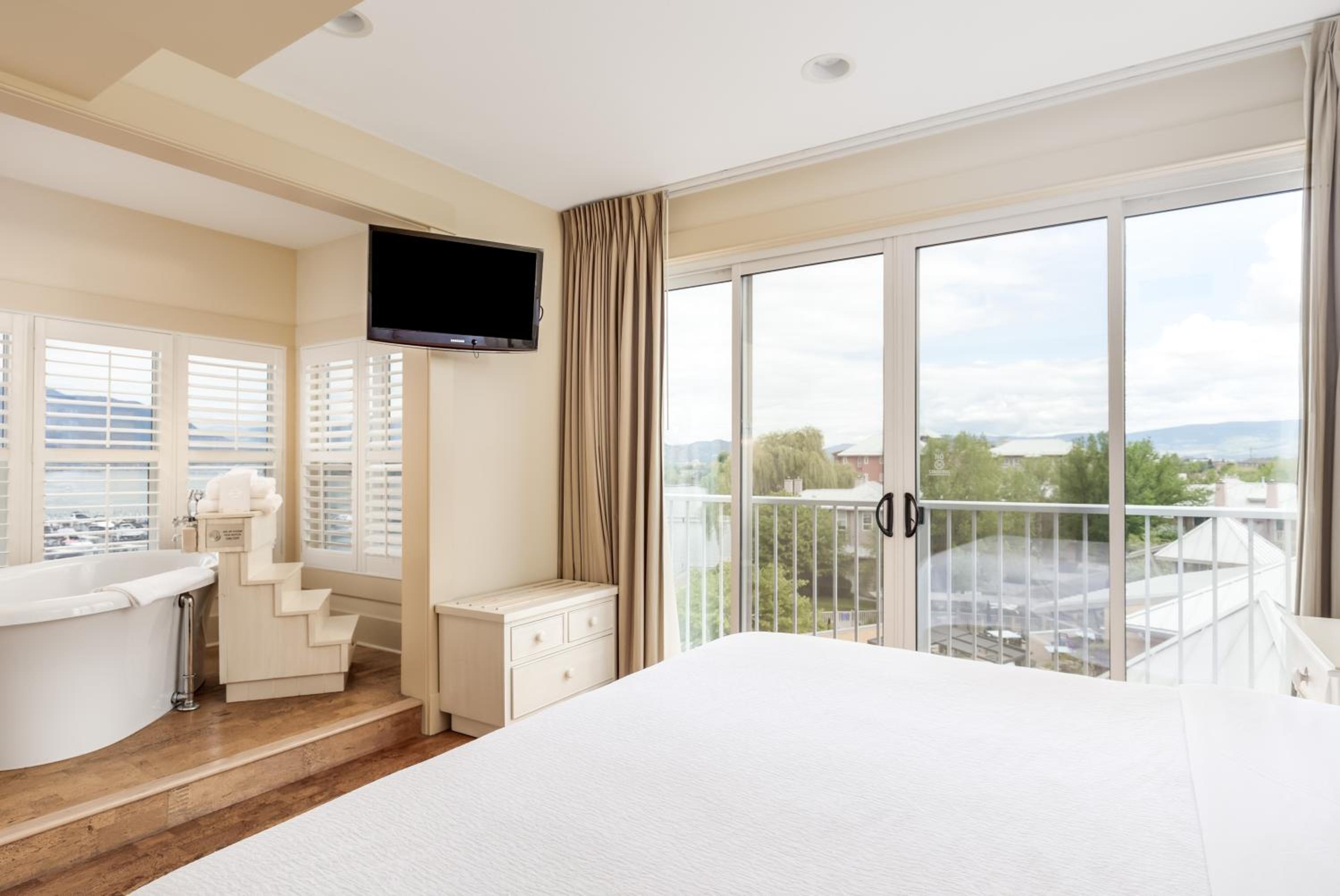 Luxury Suite