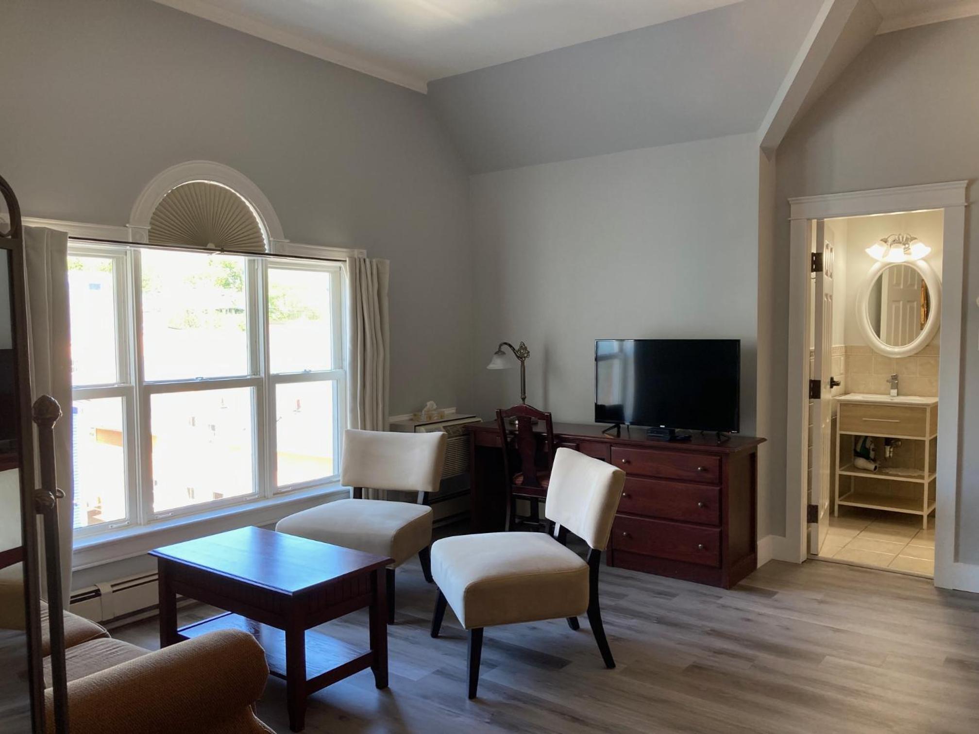 Deluxe Double Or Twin Room photo 1