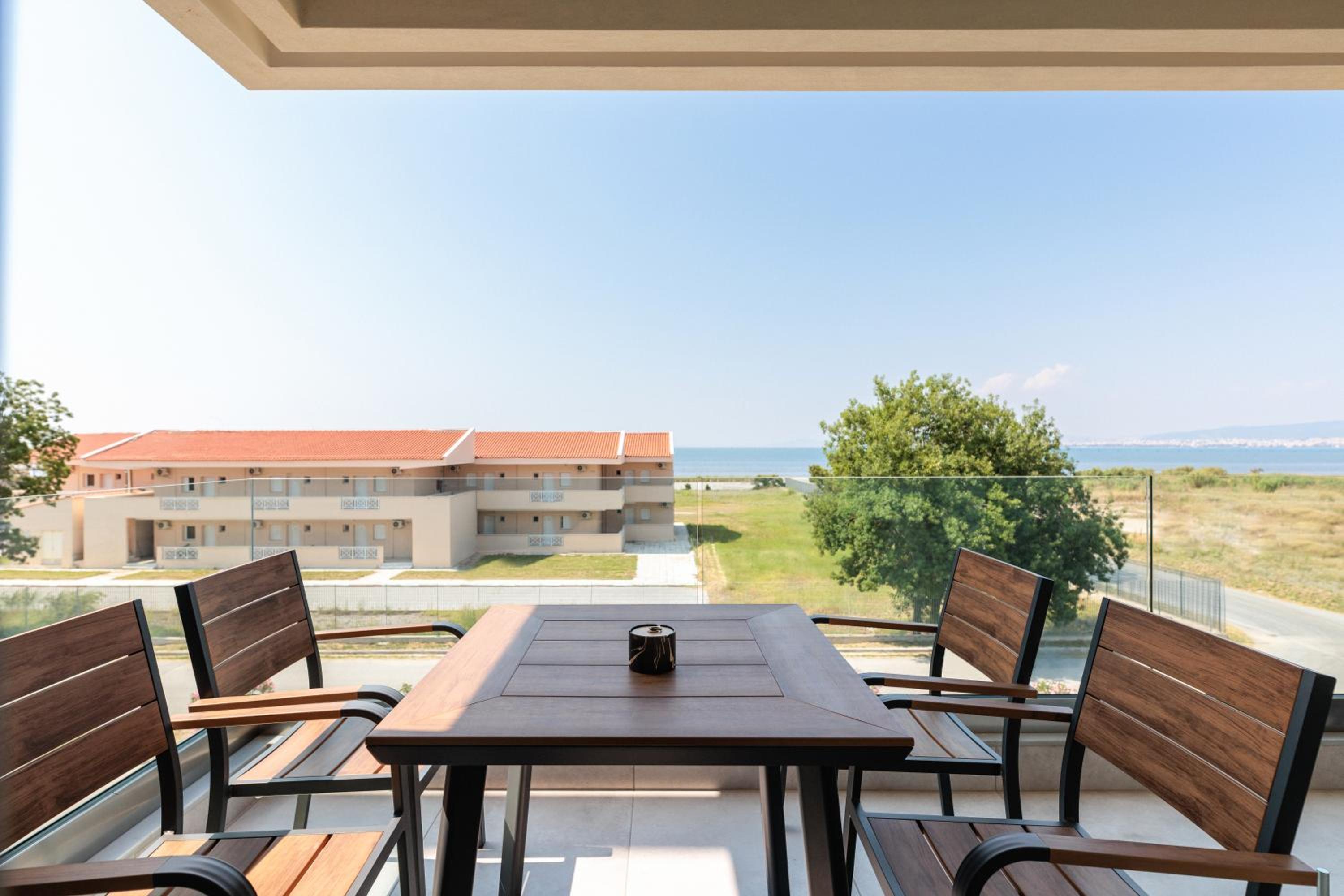 Deluxe Double Room with Balcony and Sea View photo 2