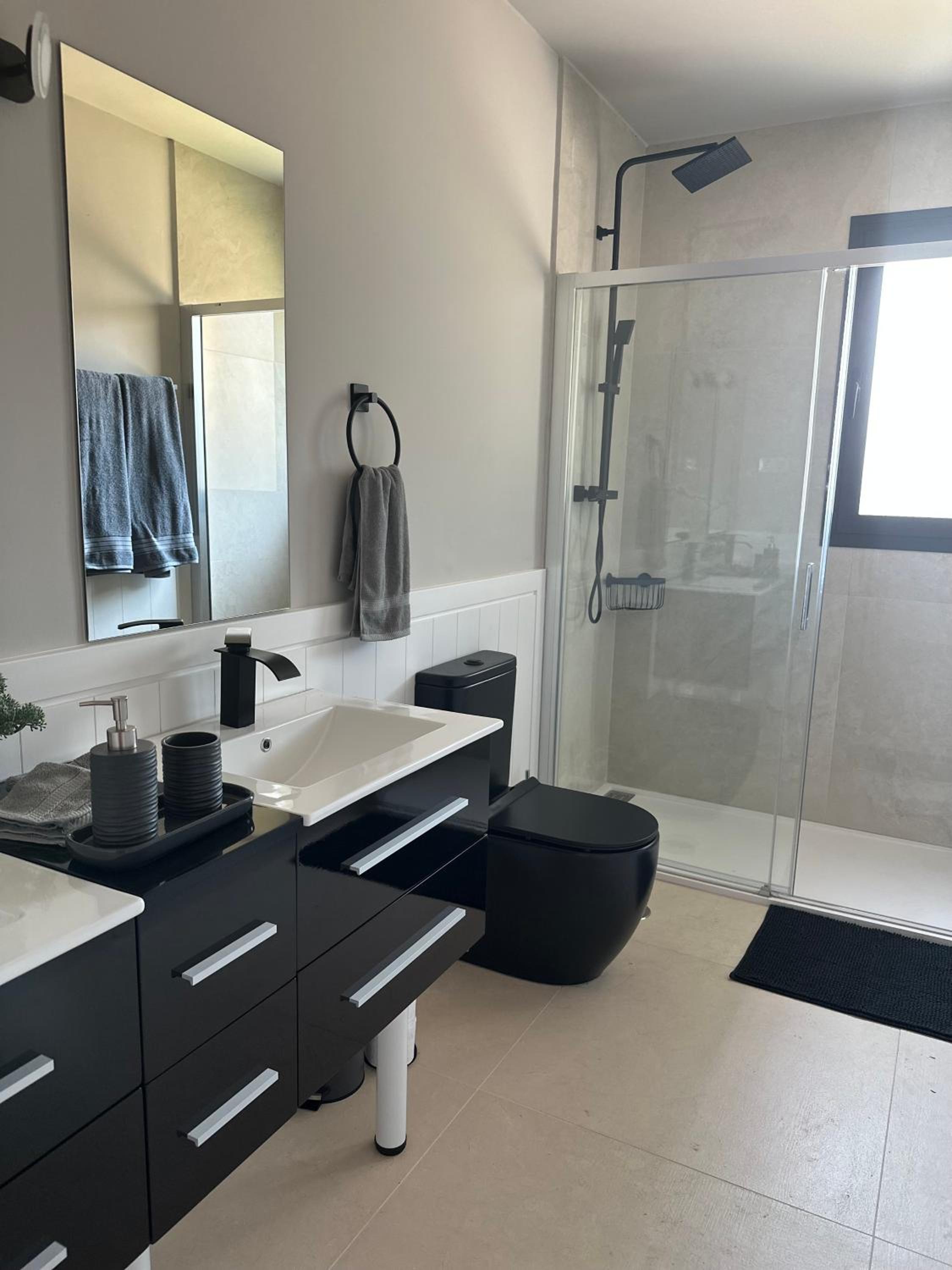 Two-Bedroom Apartment photo 2