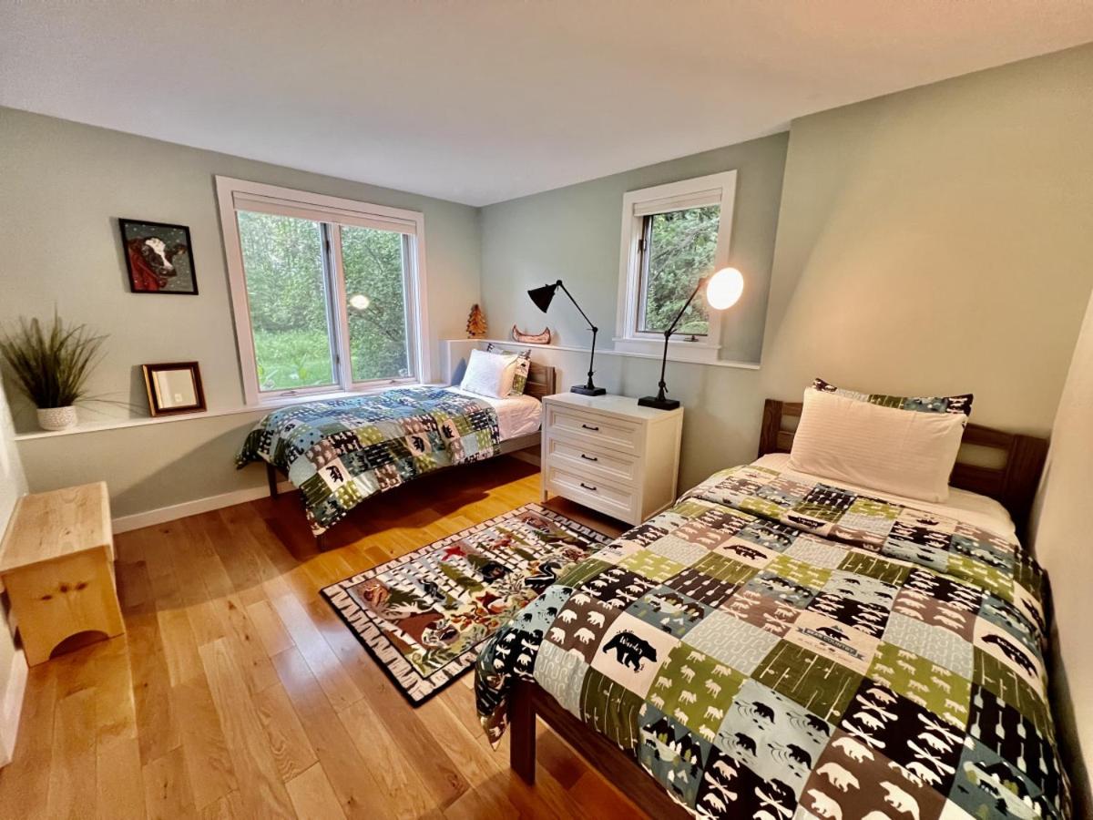 Three-Bedroom House photo 2