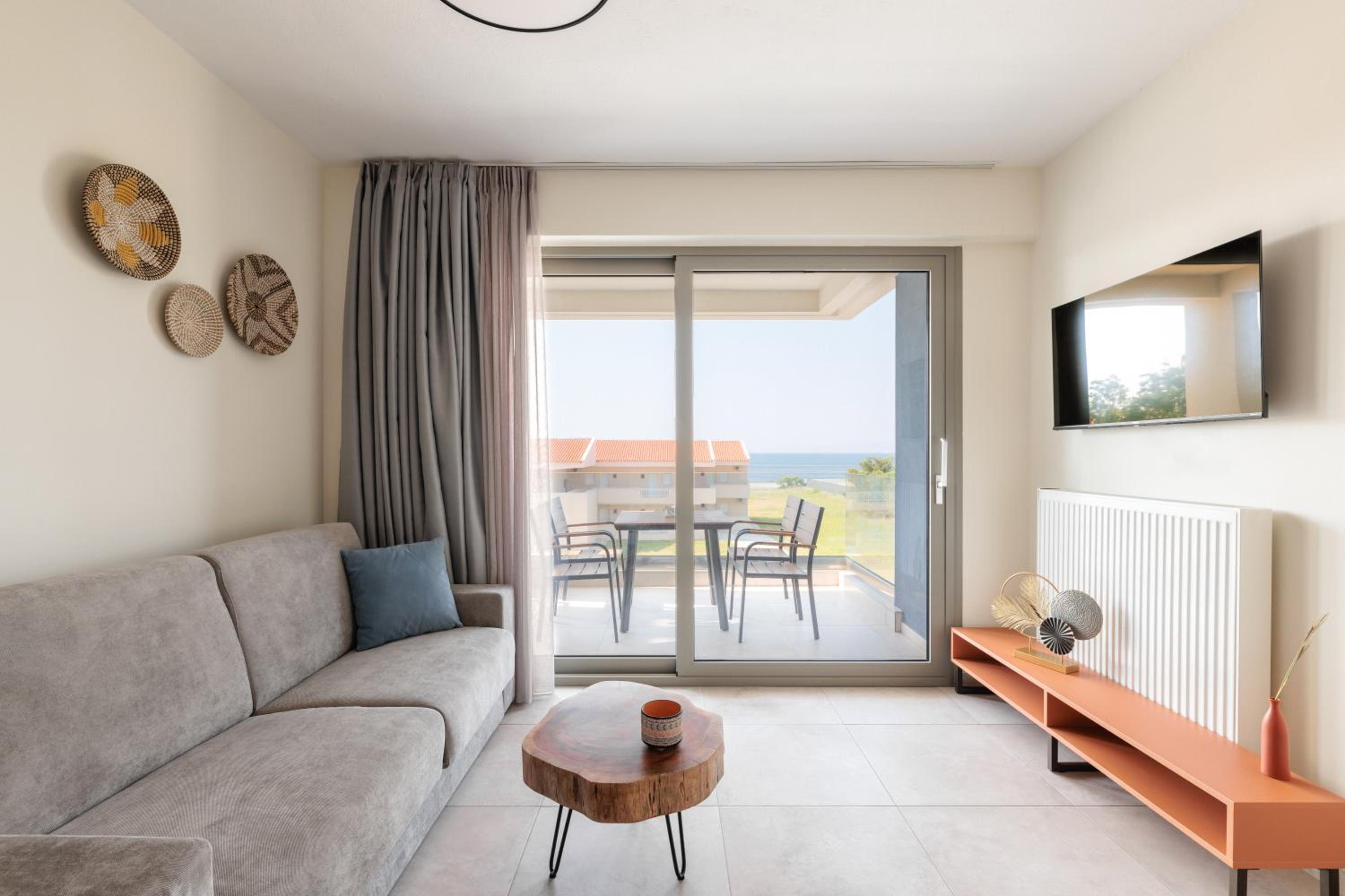 Studio Apartment with Sea View photo 2