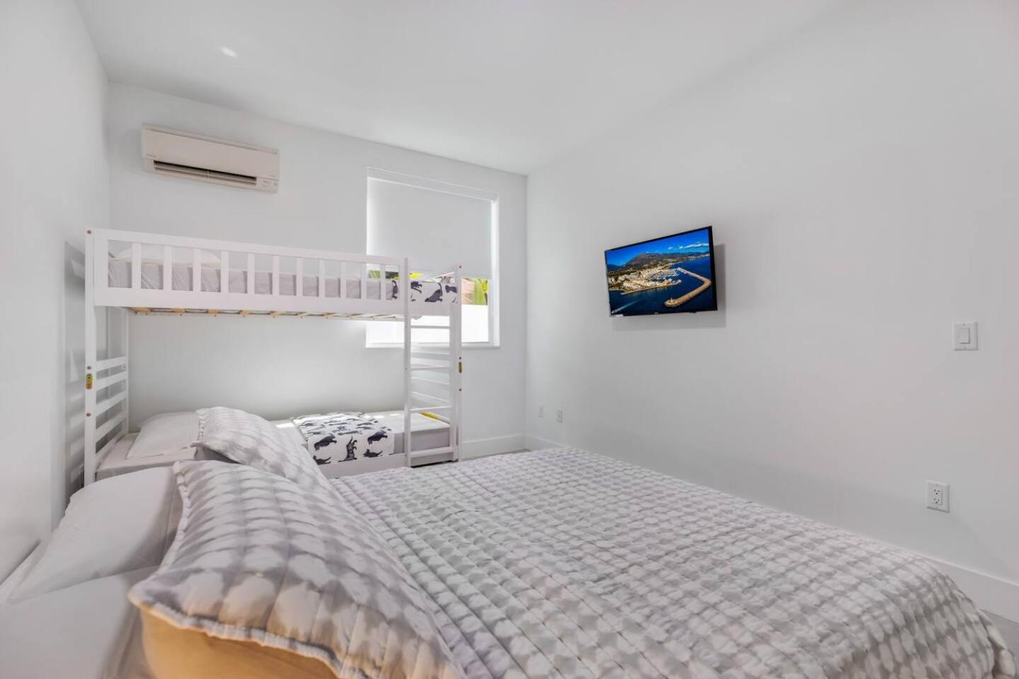 Villa photo 3