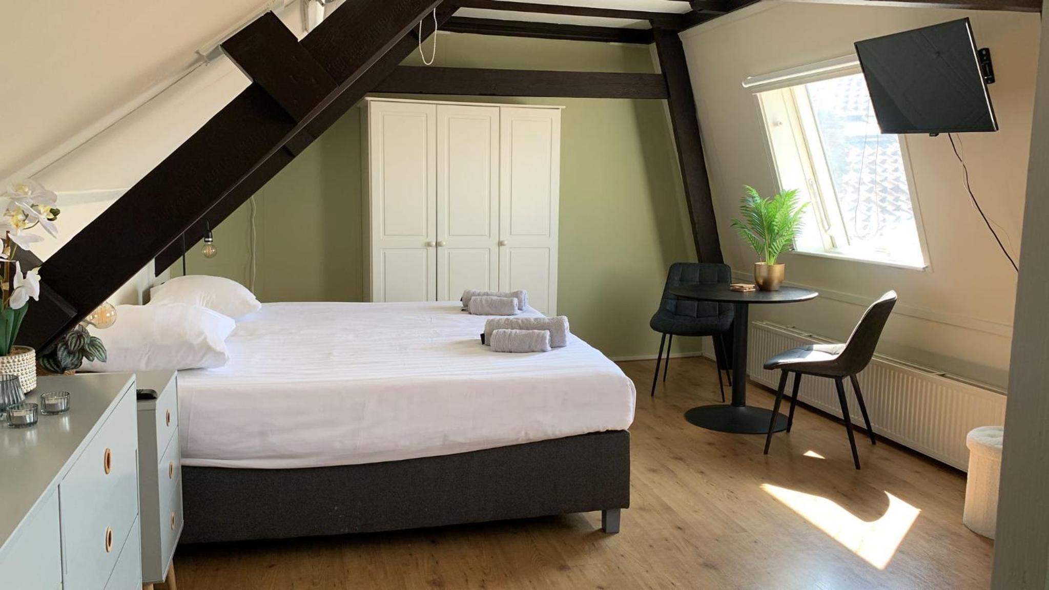 Double Room with Private Bathroom photo 3