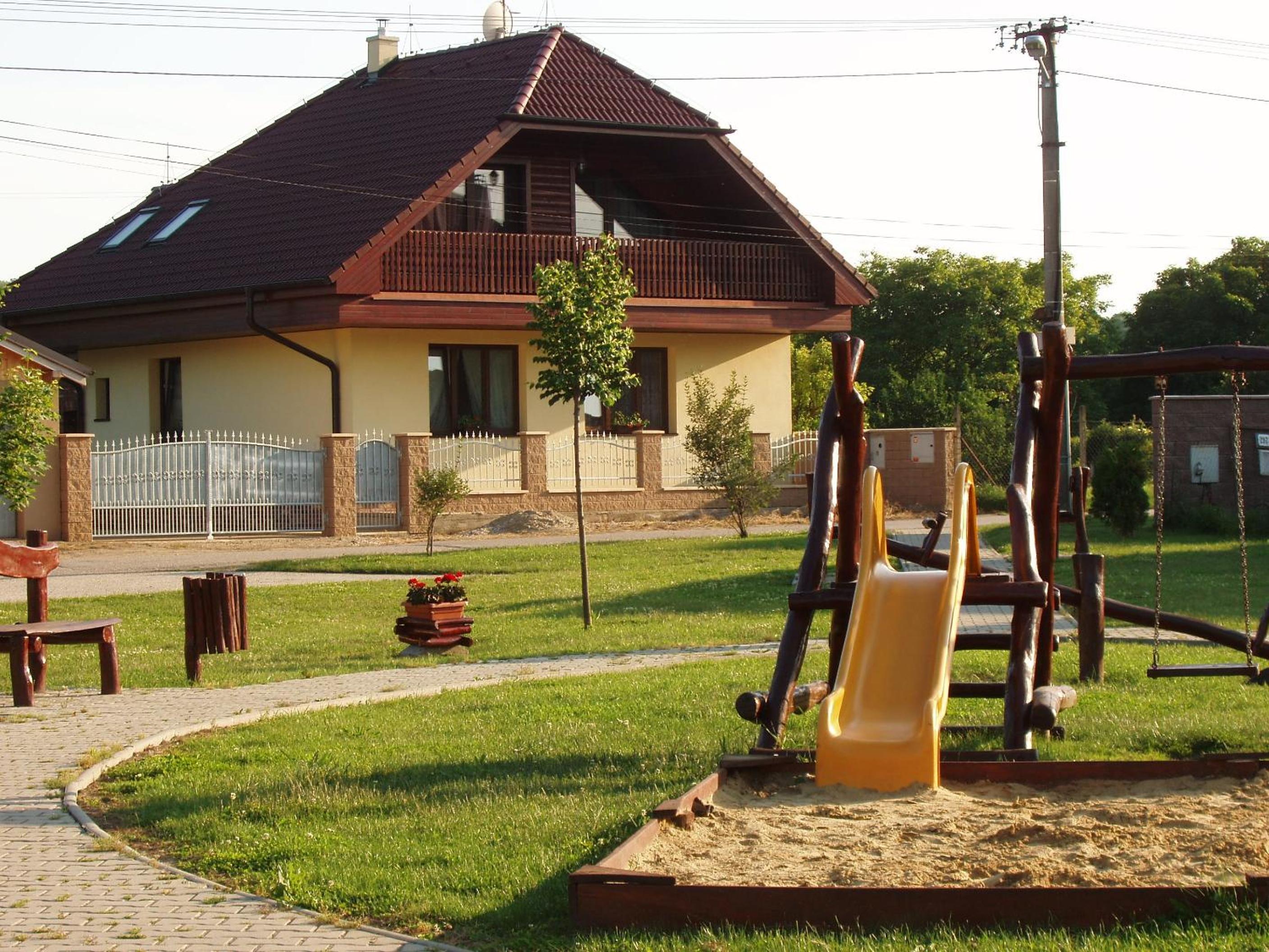 Four-Bedroom House - Photo 8