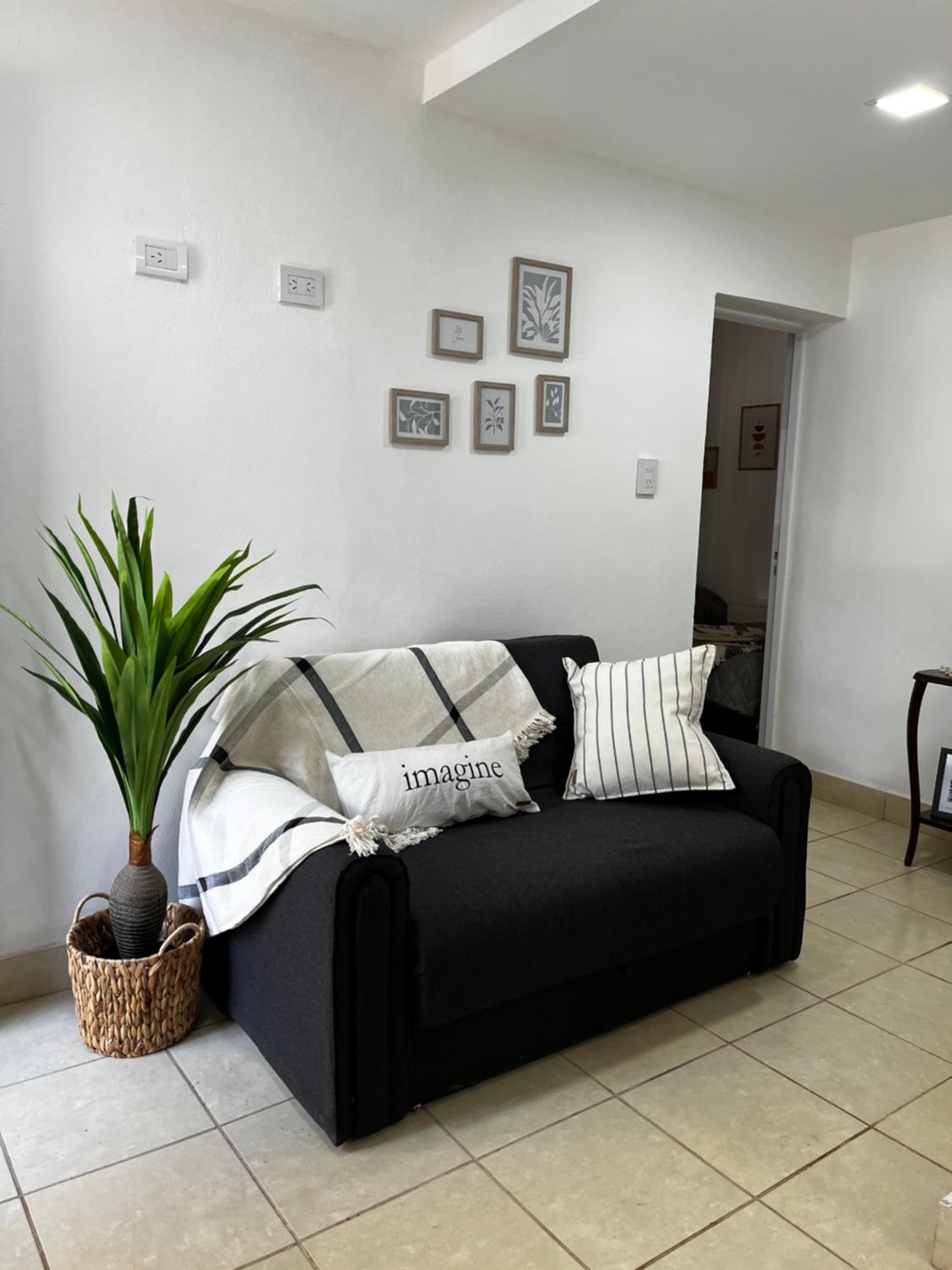 One-Bedroom Apartment photo 1