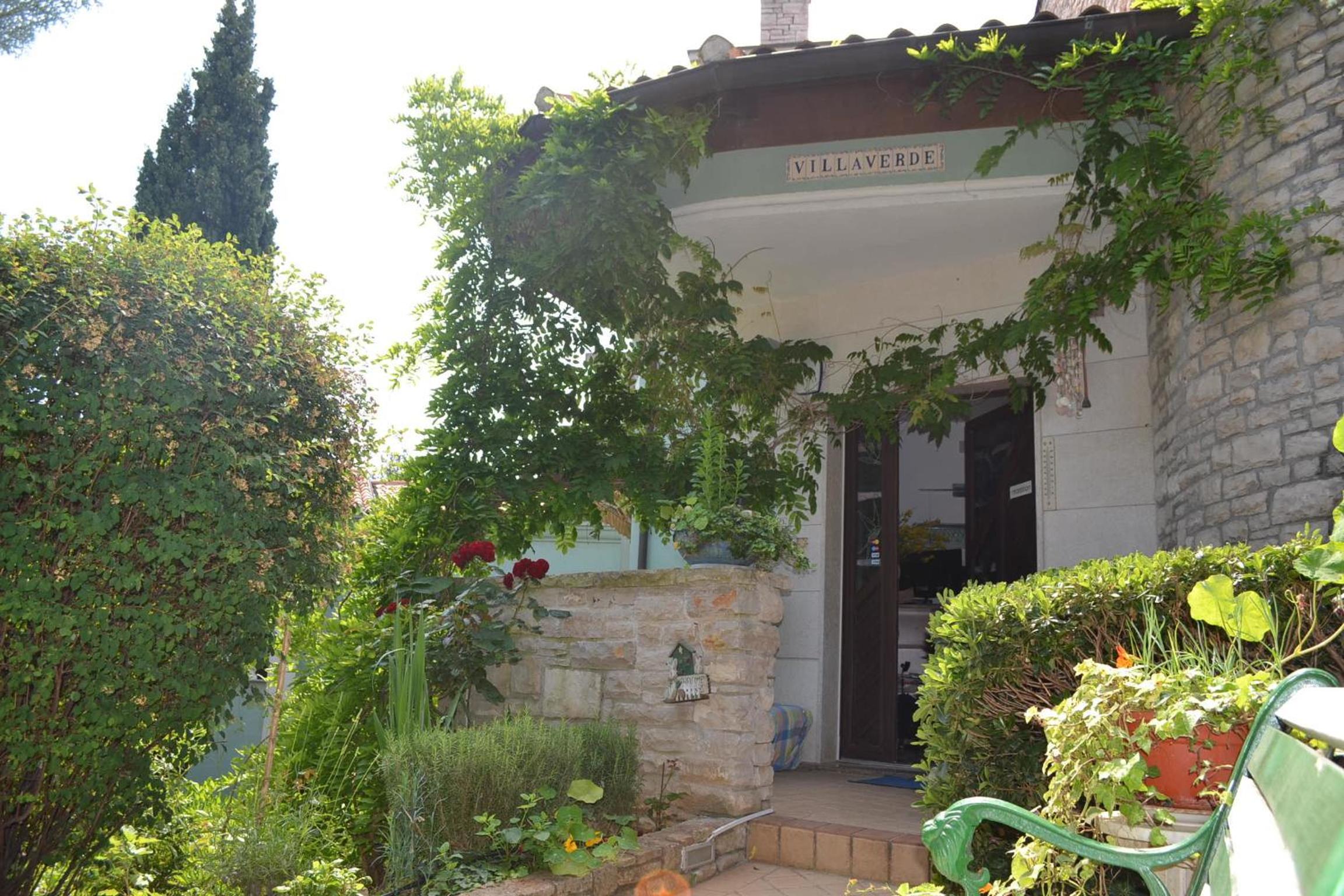 Two-Bedroom Apartment with Patio photo 2