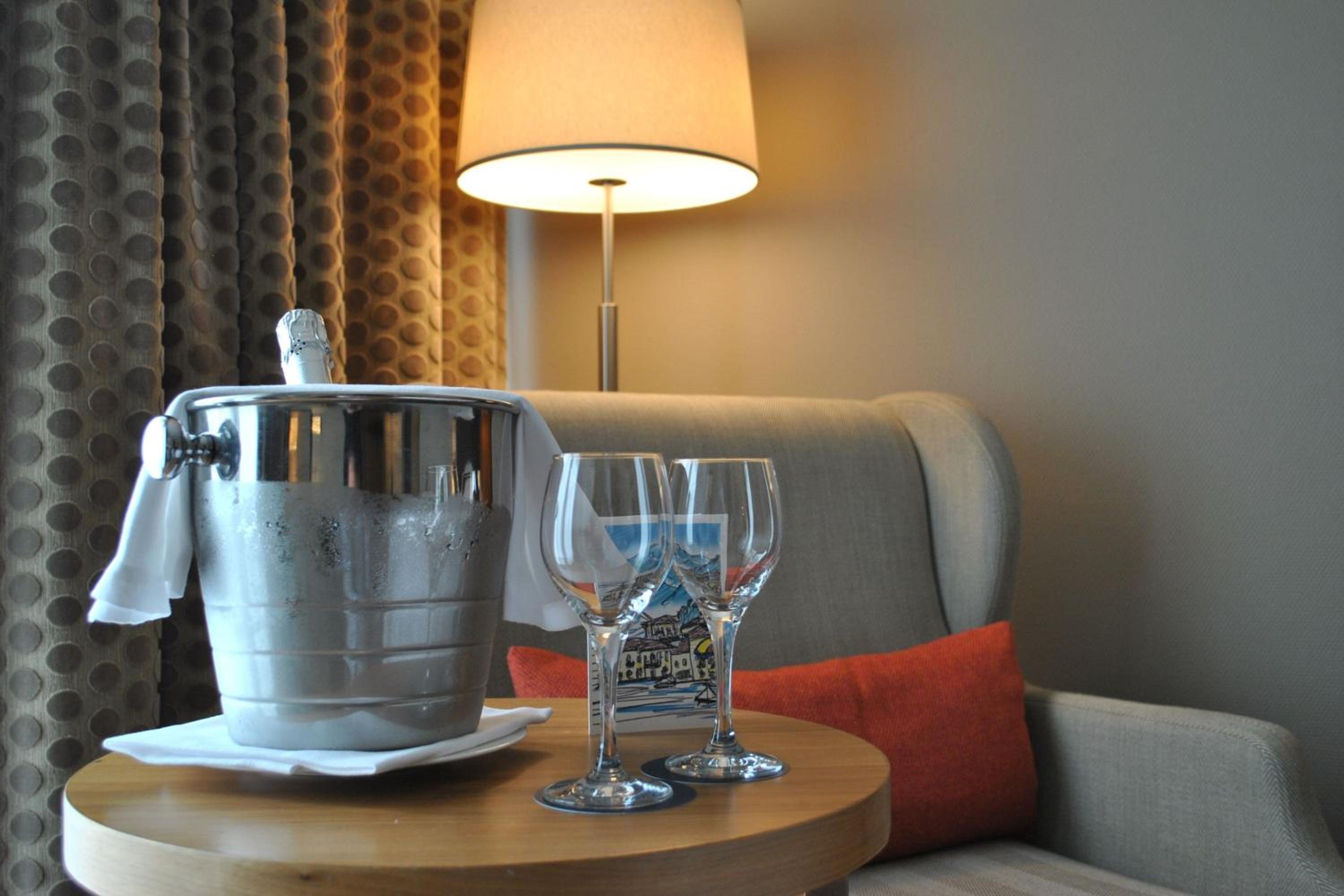 Superior King Room - Photo 3