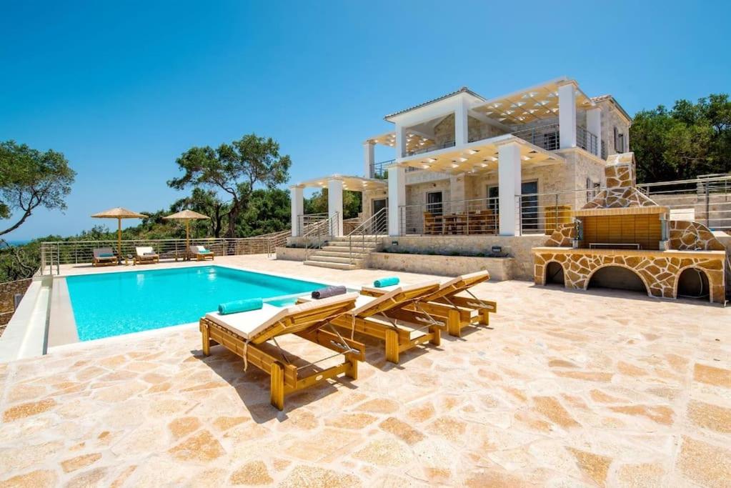 Villa with Private Pool photo 2