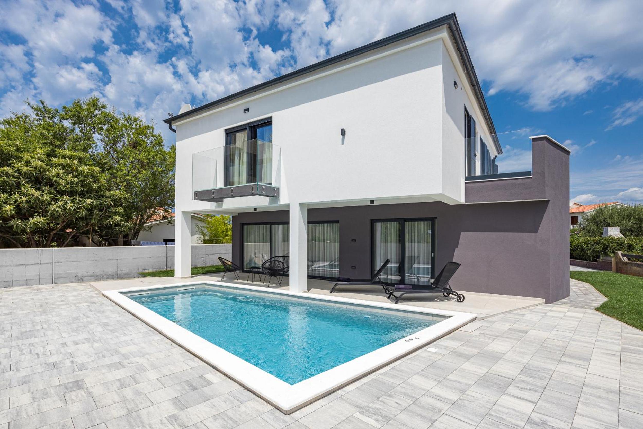 Three-Bedroom Villa photo 2