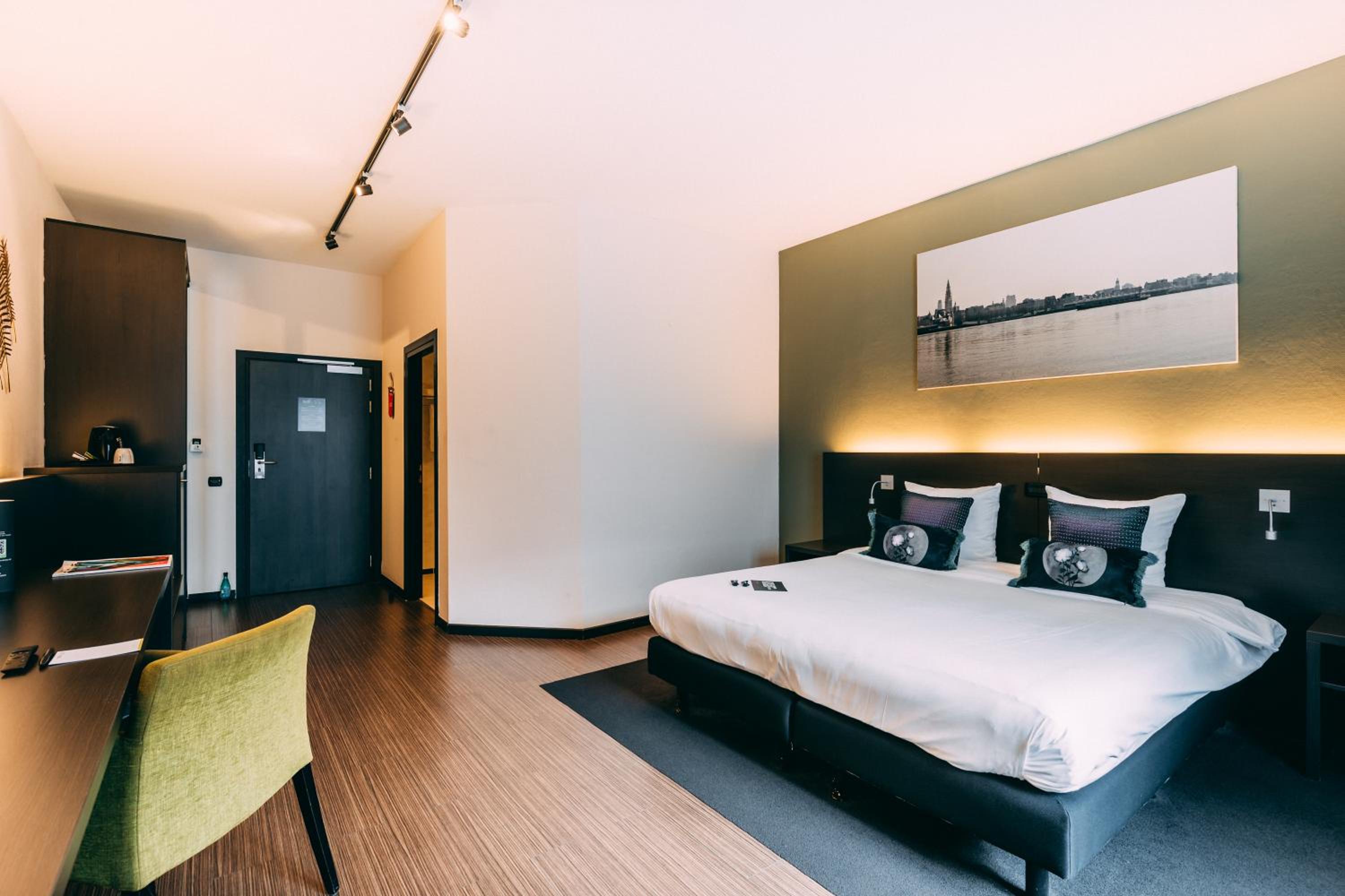 Standard Double Room - Photo 4