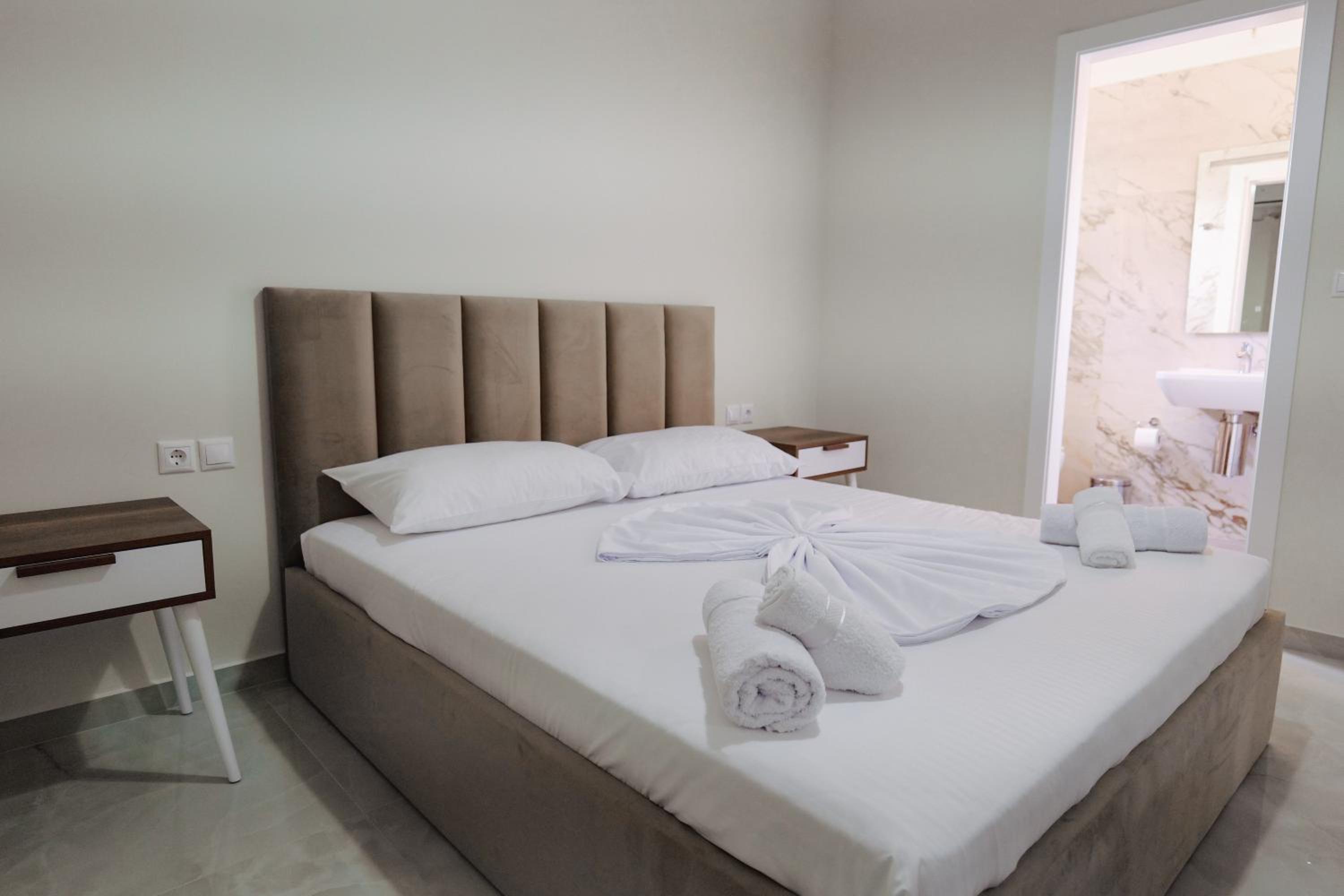 Three-Bedroom Deluxe Apartment