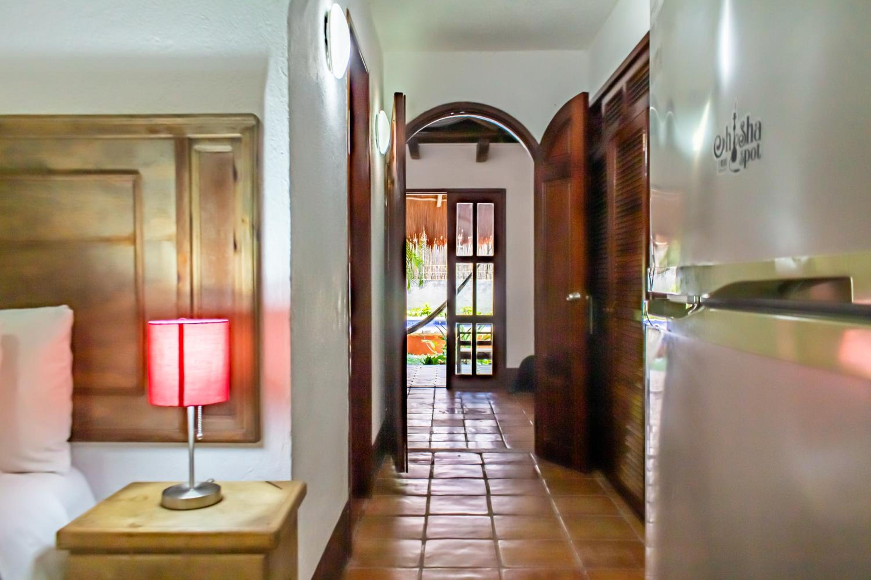 Economy Quadruple Room - Photo 7