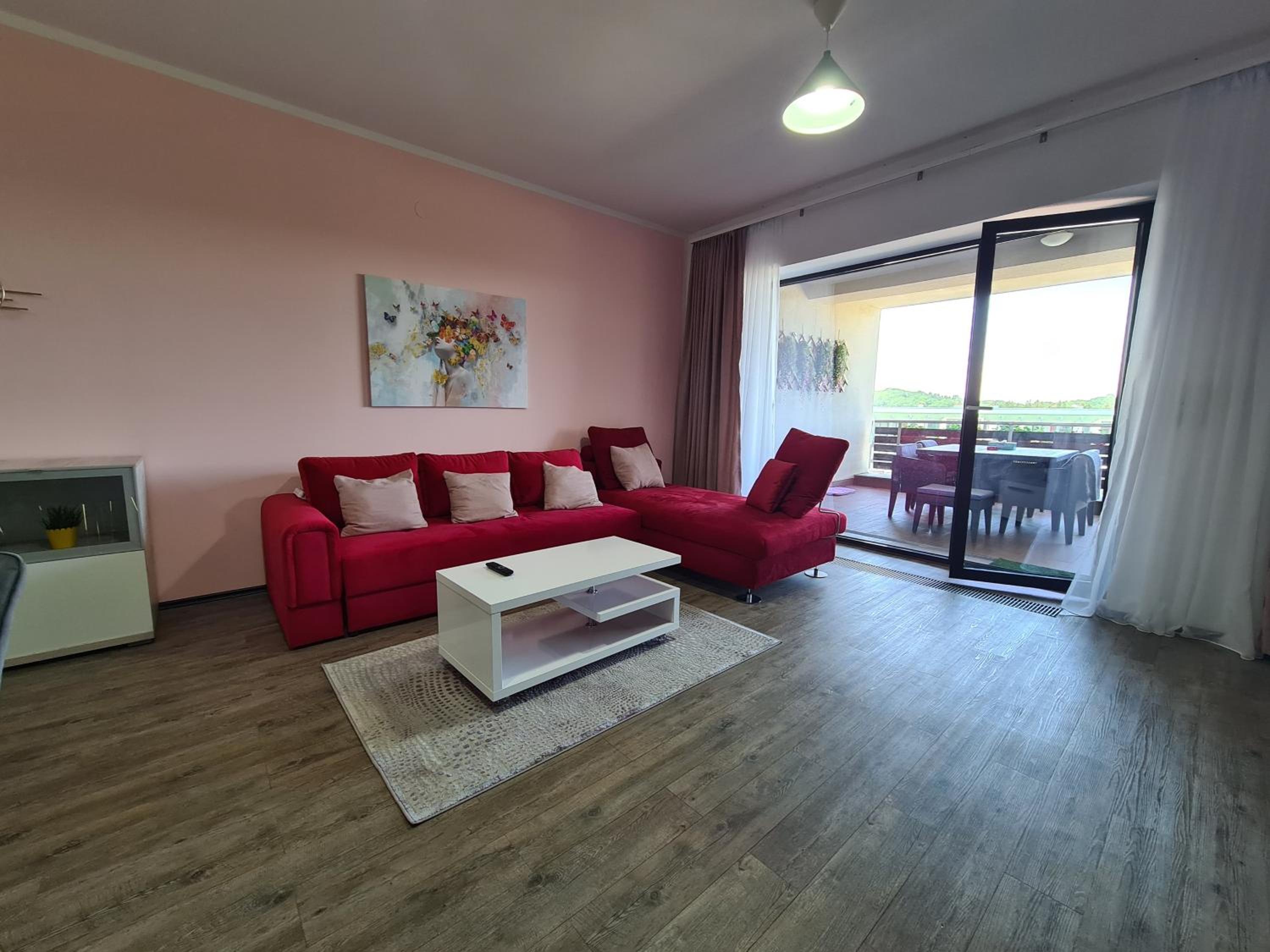 Apartment with Mountain View photo 2