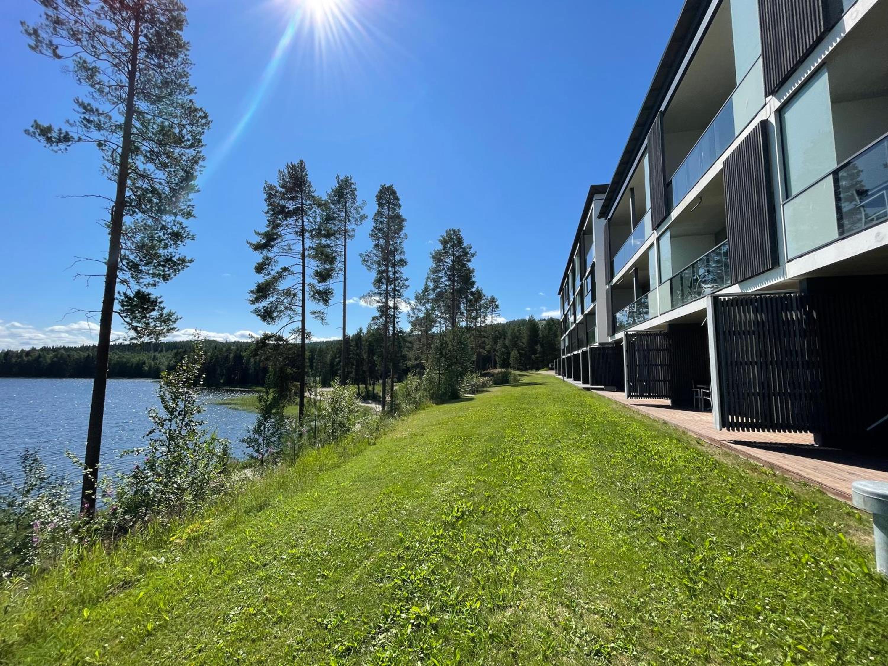 Apartment with Lake View - Photo 18