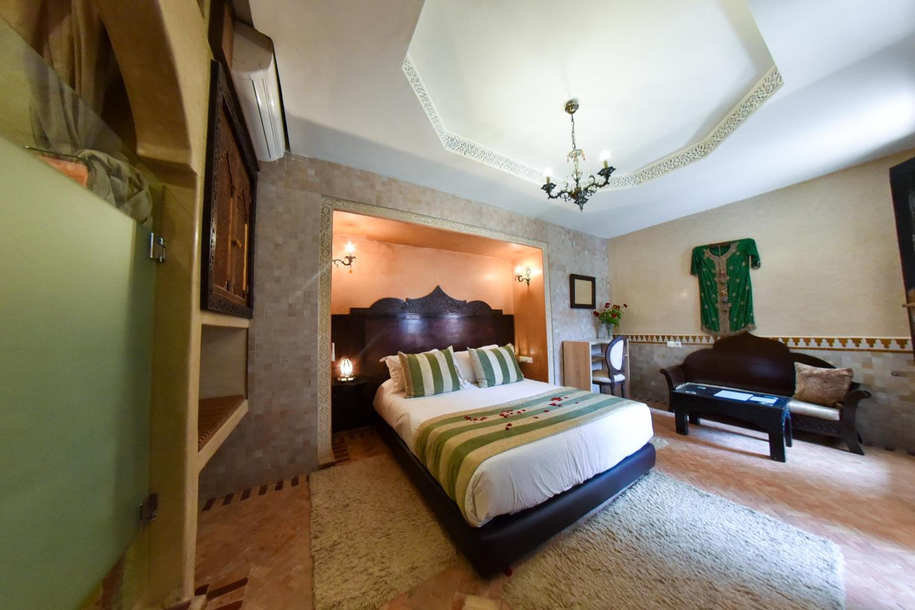 Superior Double Room - Photo 8