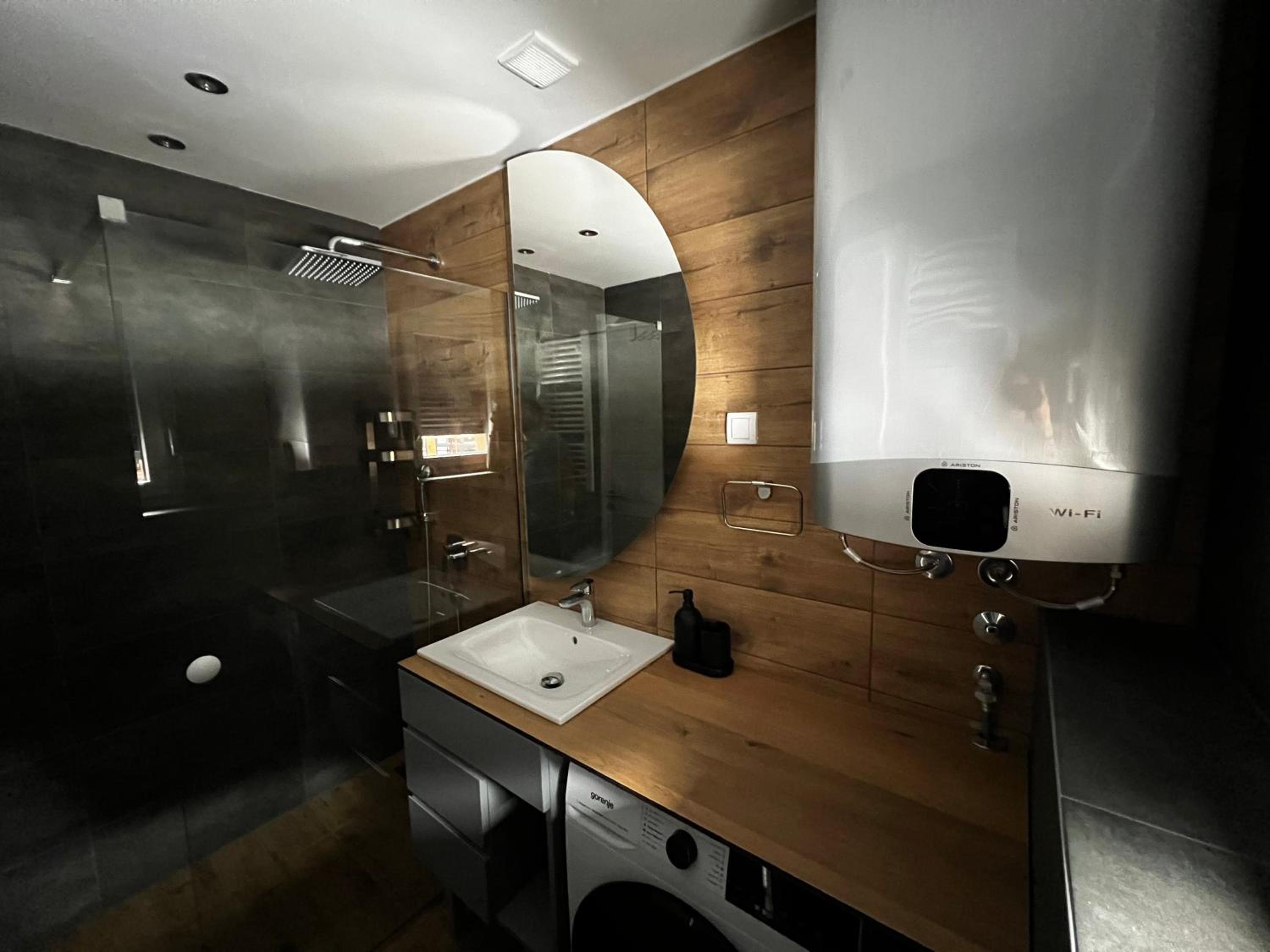 One-Bedroom Apartment with Balcony photo 2