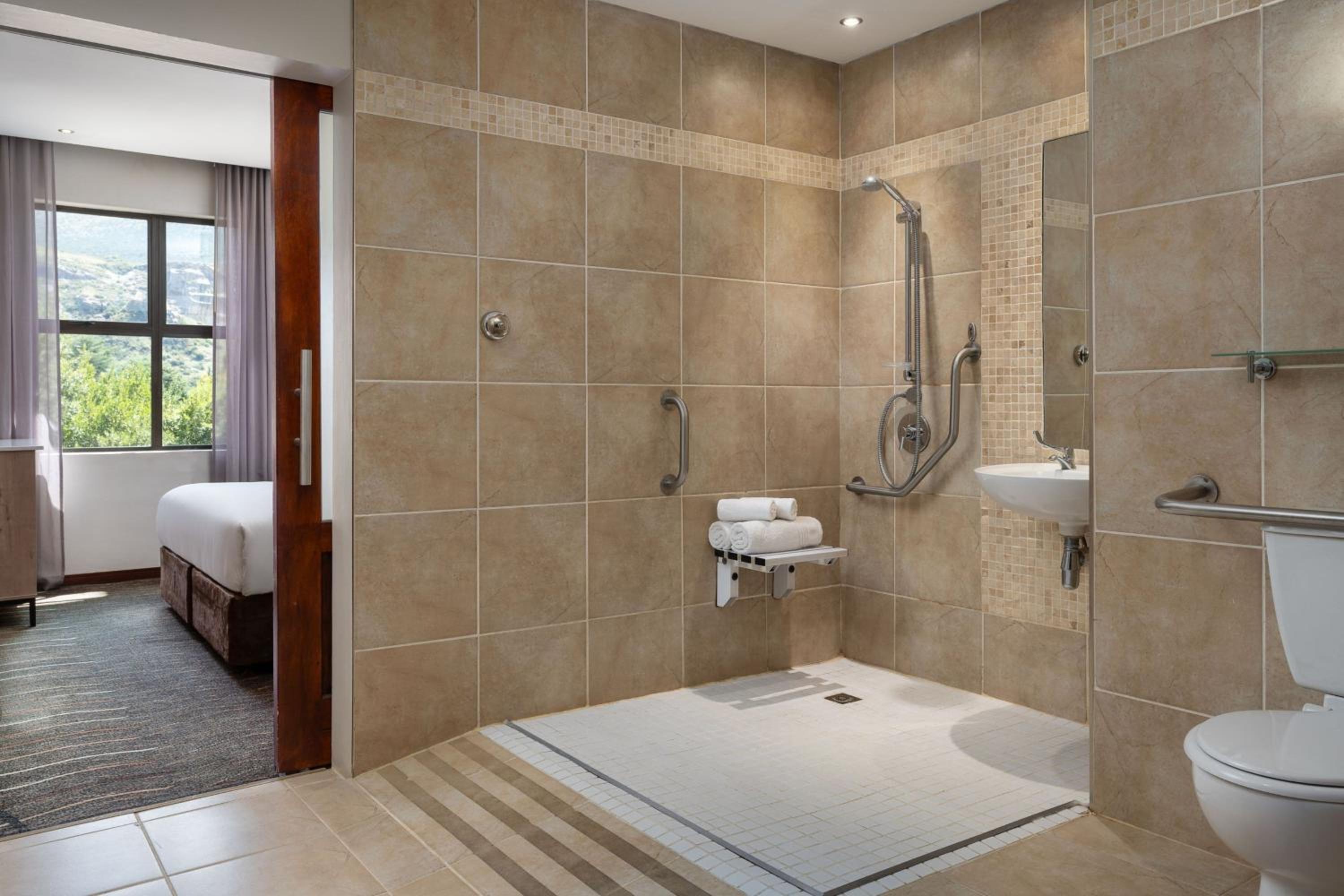 Guest Room, 1 King - Photo 9