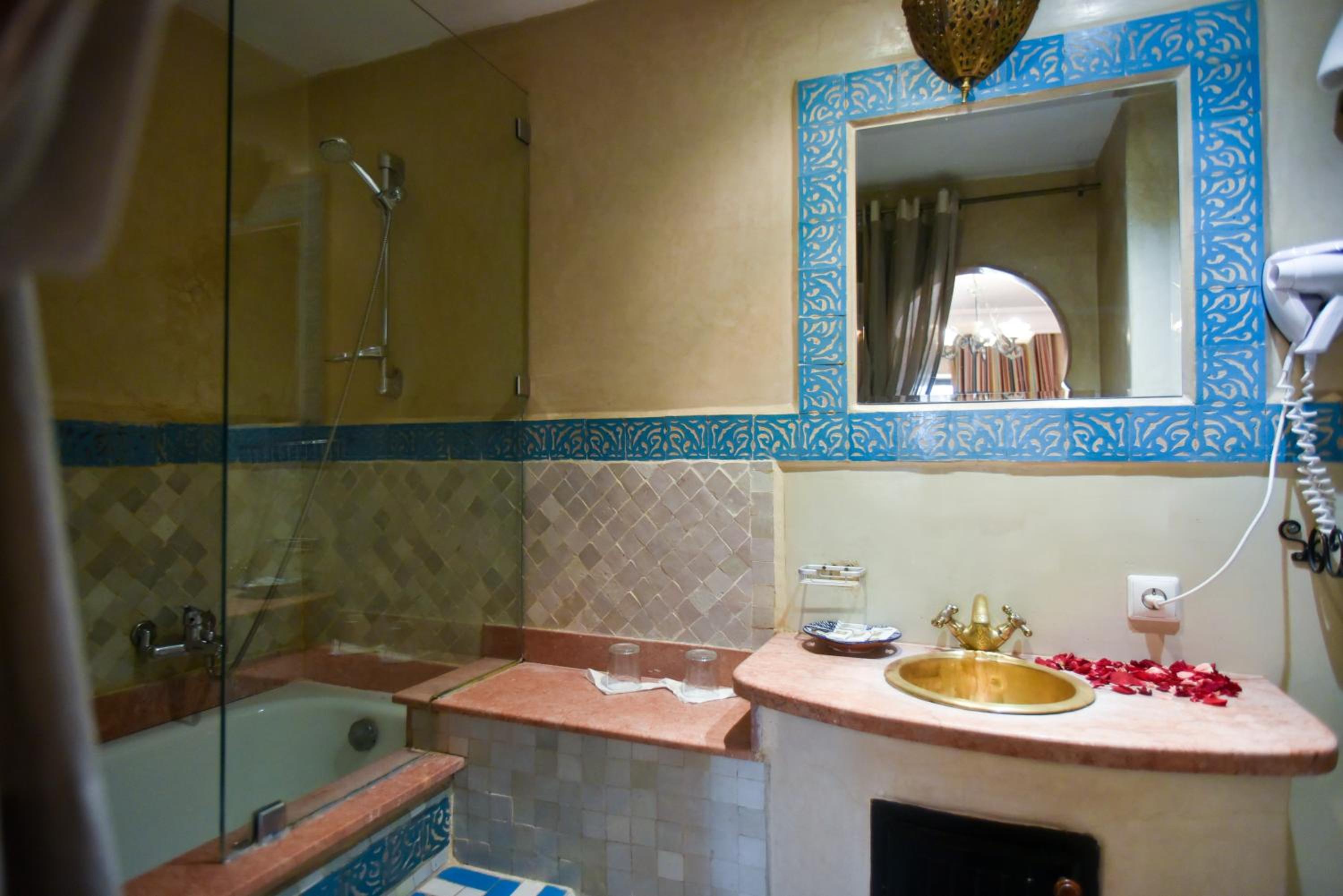 Superior Double Room - Photo 12