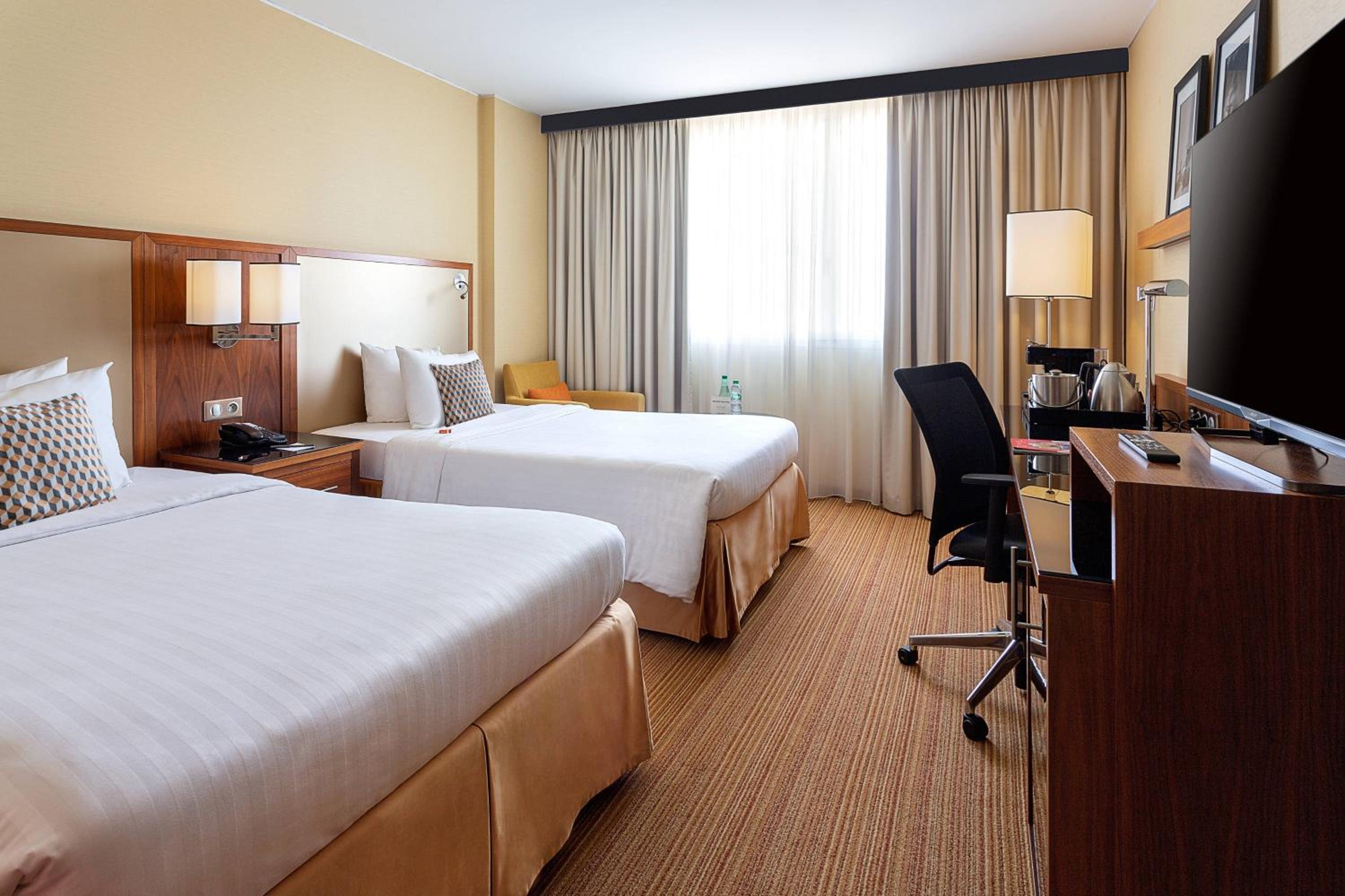 Business Twin Room - Top Floor photo 1