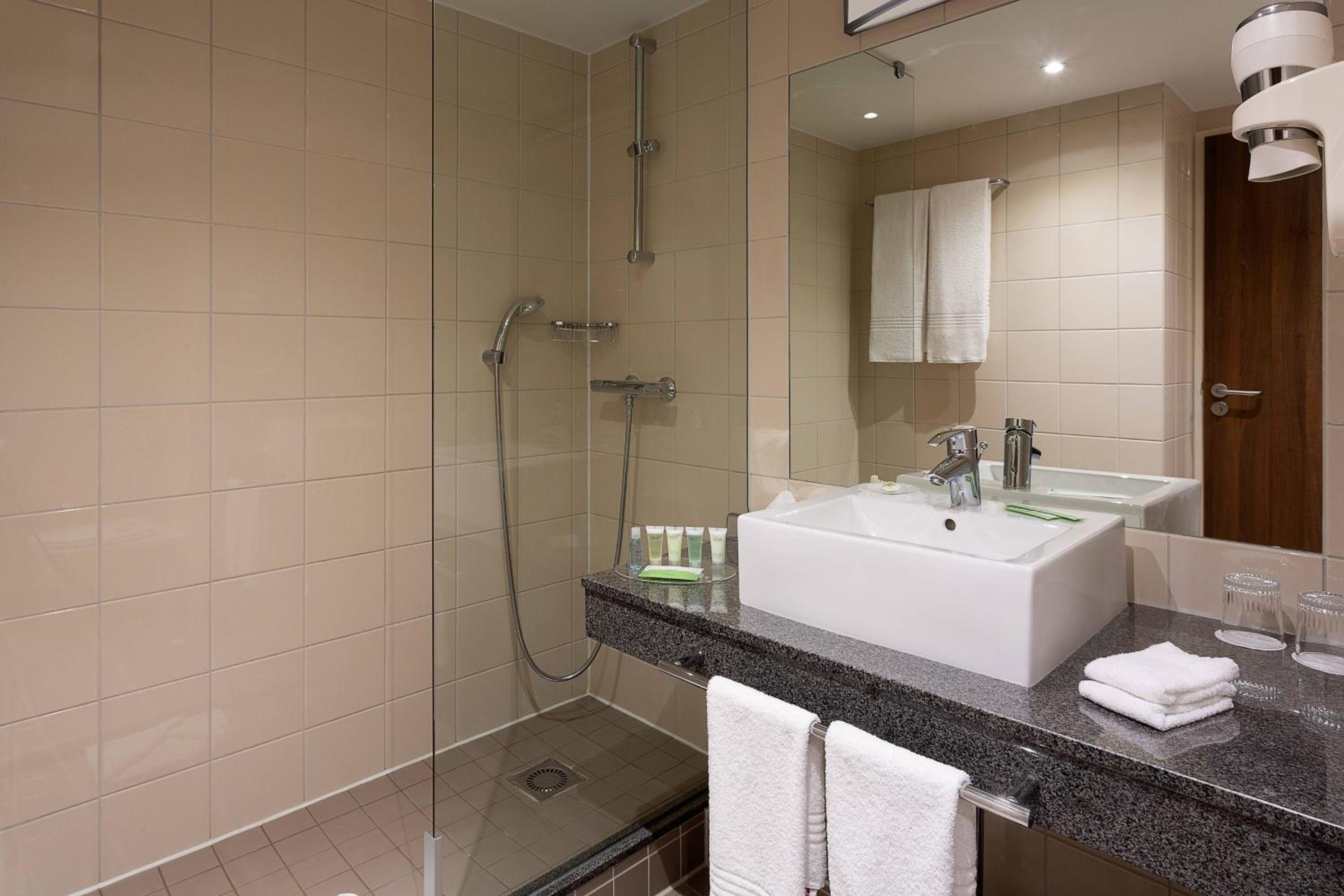 Business Twin Room - Top Floor photo 2