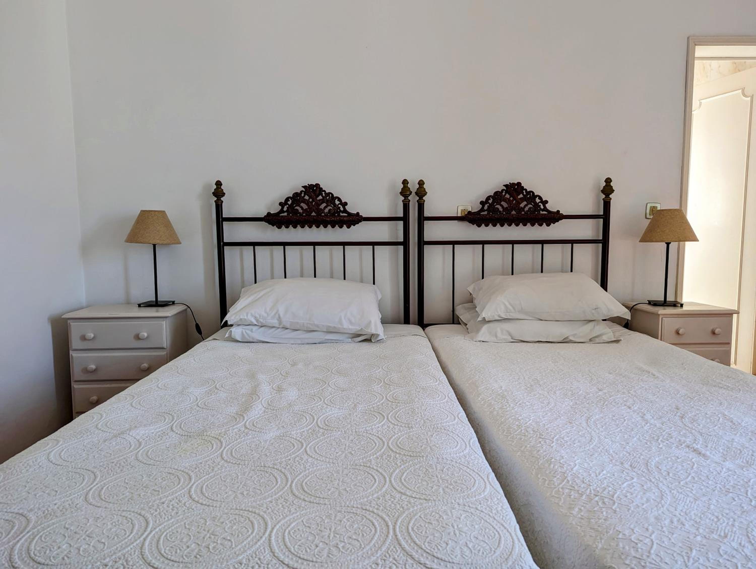 Twin Room - Photo 1