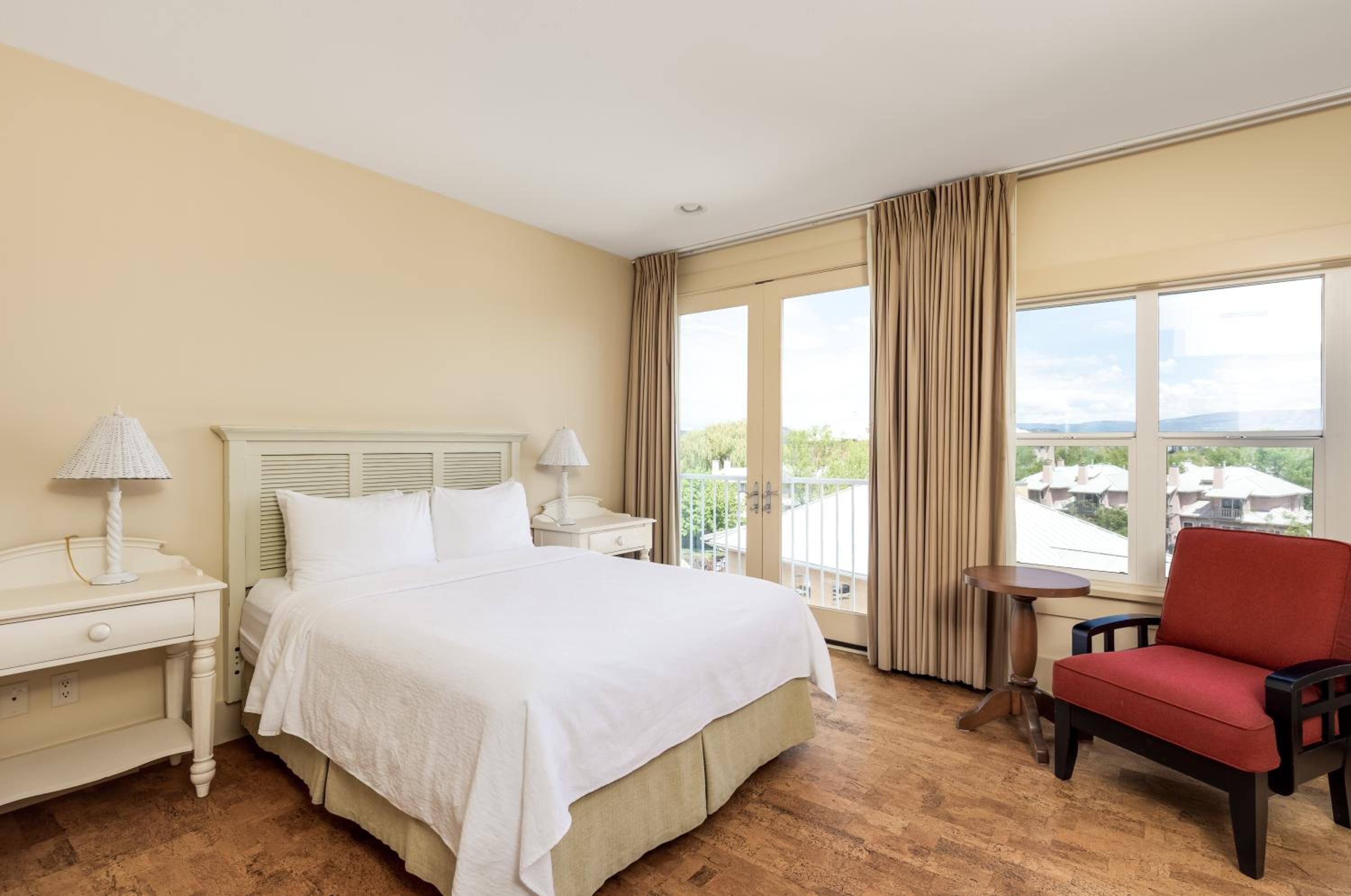 Standard Queen Room