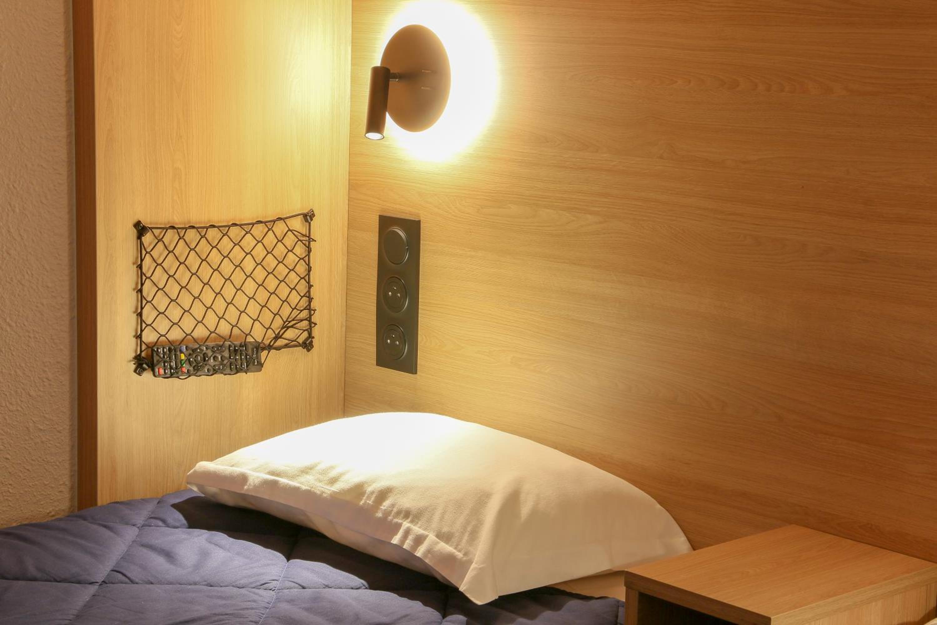 Triple Room (1 Double Bed + 1 Single Bed) - Photo 14