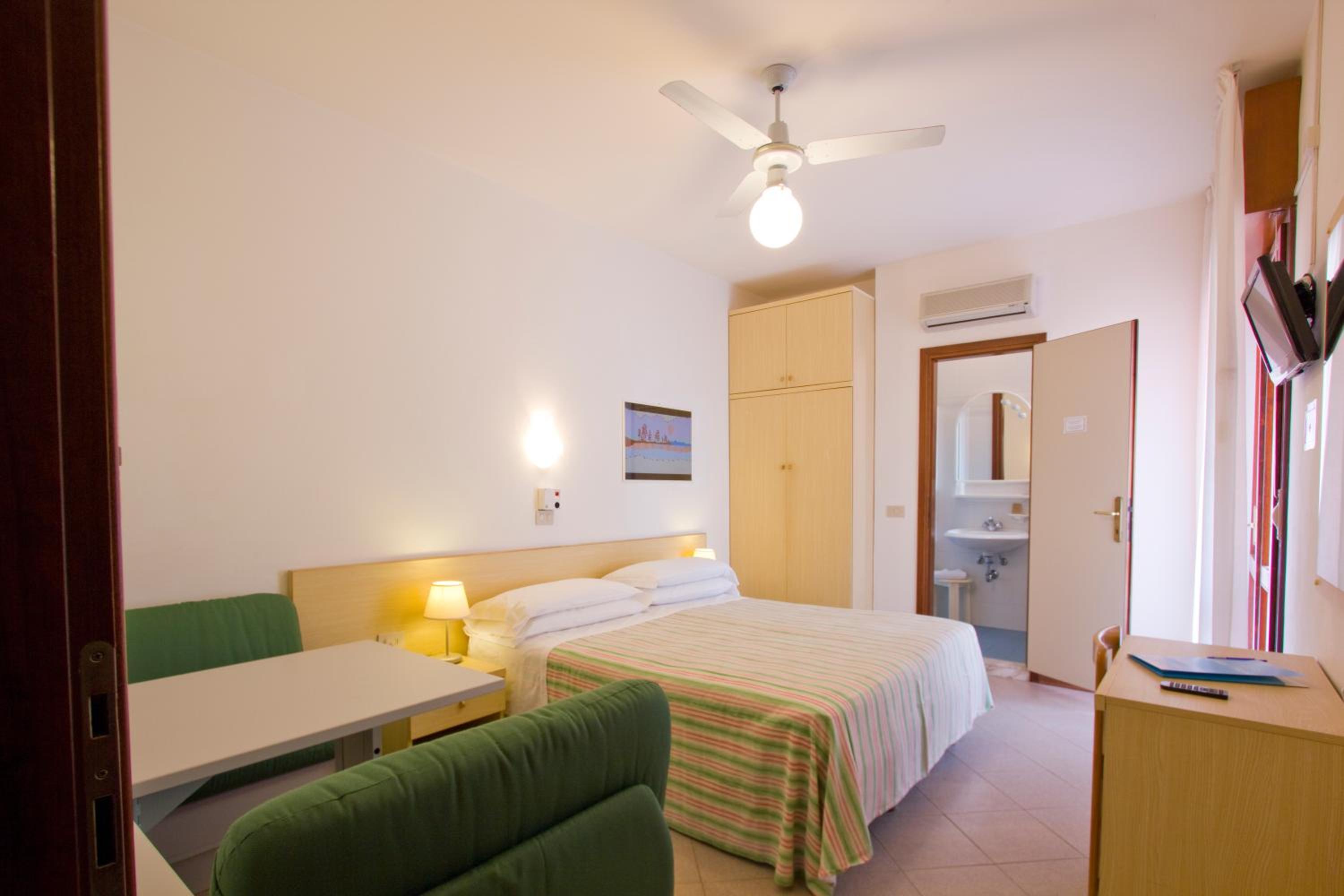 Deluxe Double Room - Photo 1