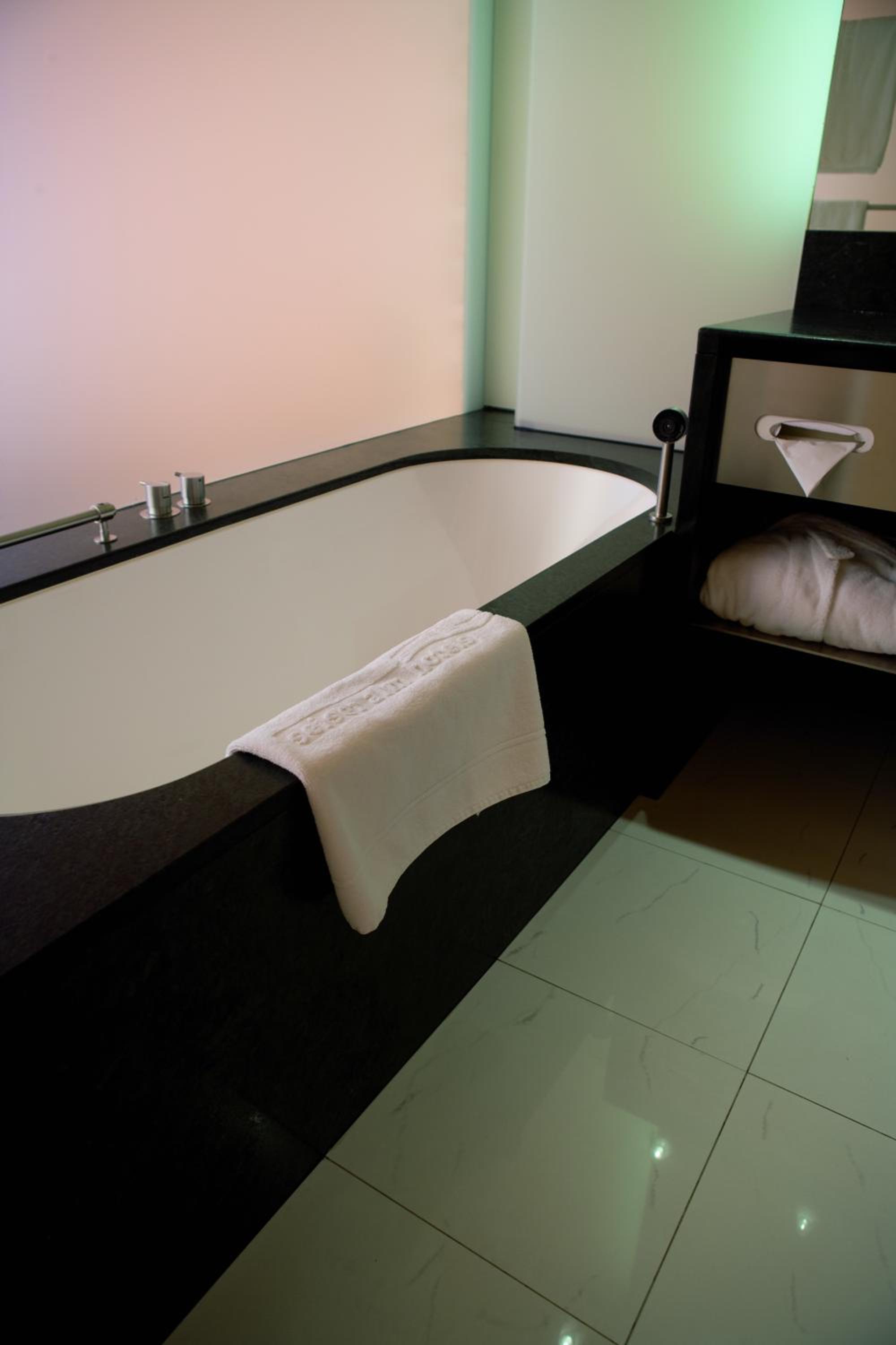 Superior Double or Twin Room - Photo 13