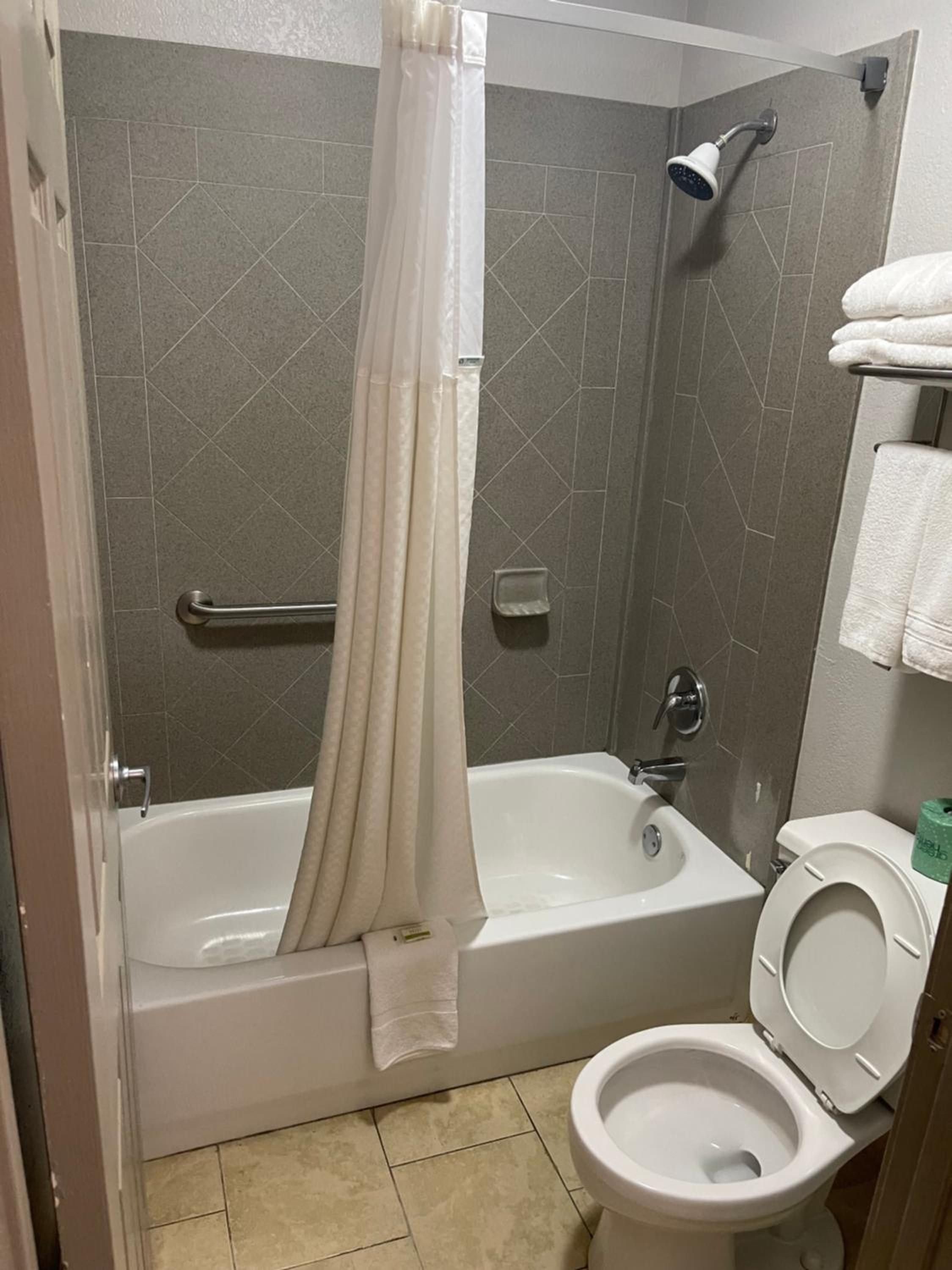 Room with King Bed, Non-Smoking - Photo 6