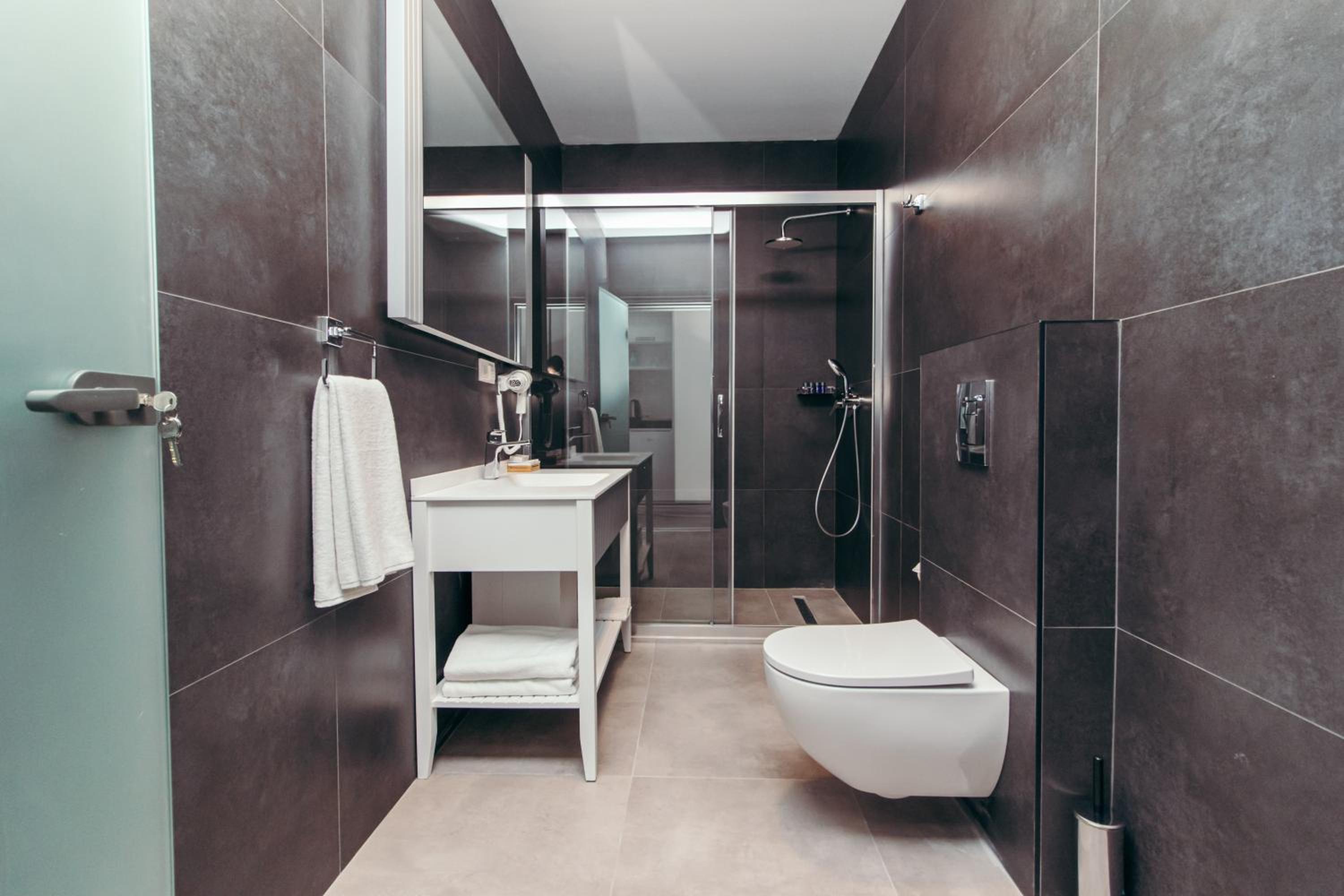 Suite with City View - Photo 5