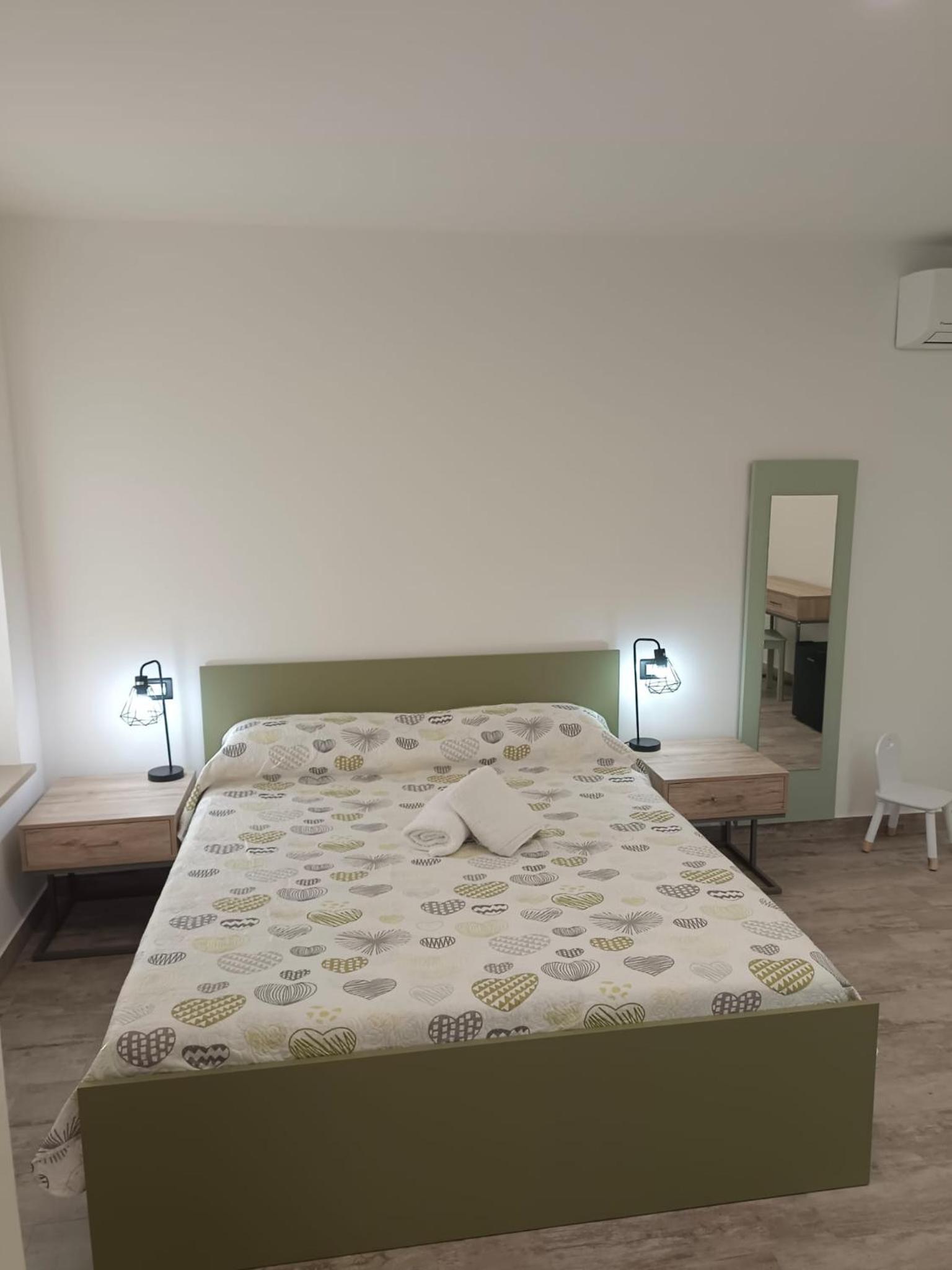 Quadruple Room with Private Bathroom - Photo 5