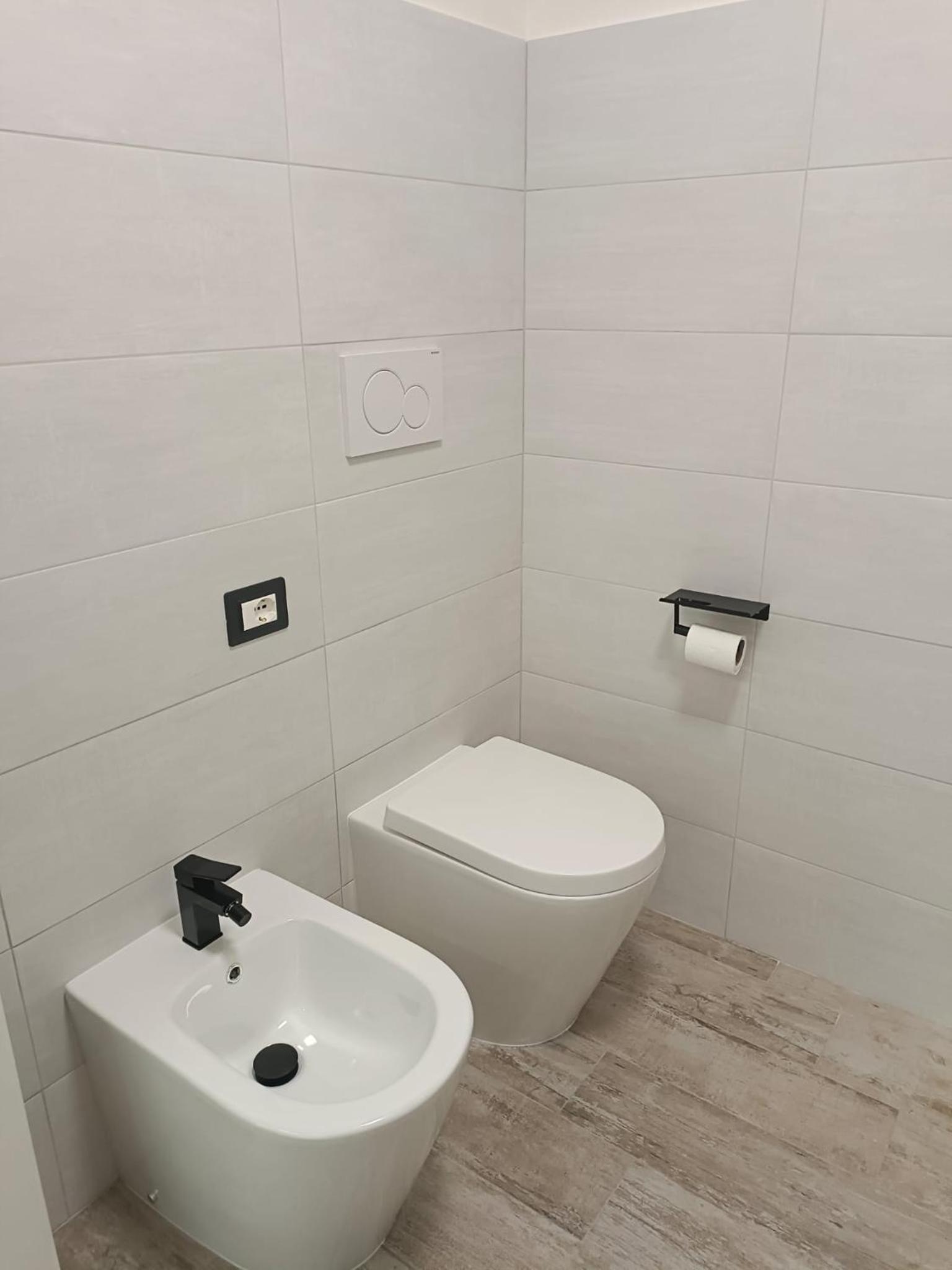 Quadruple Room with Private Bathroom - Photo 8